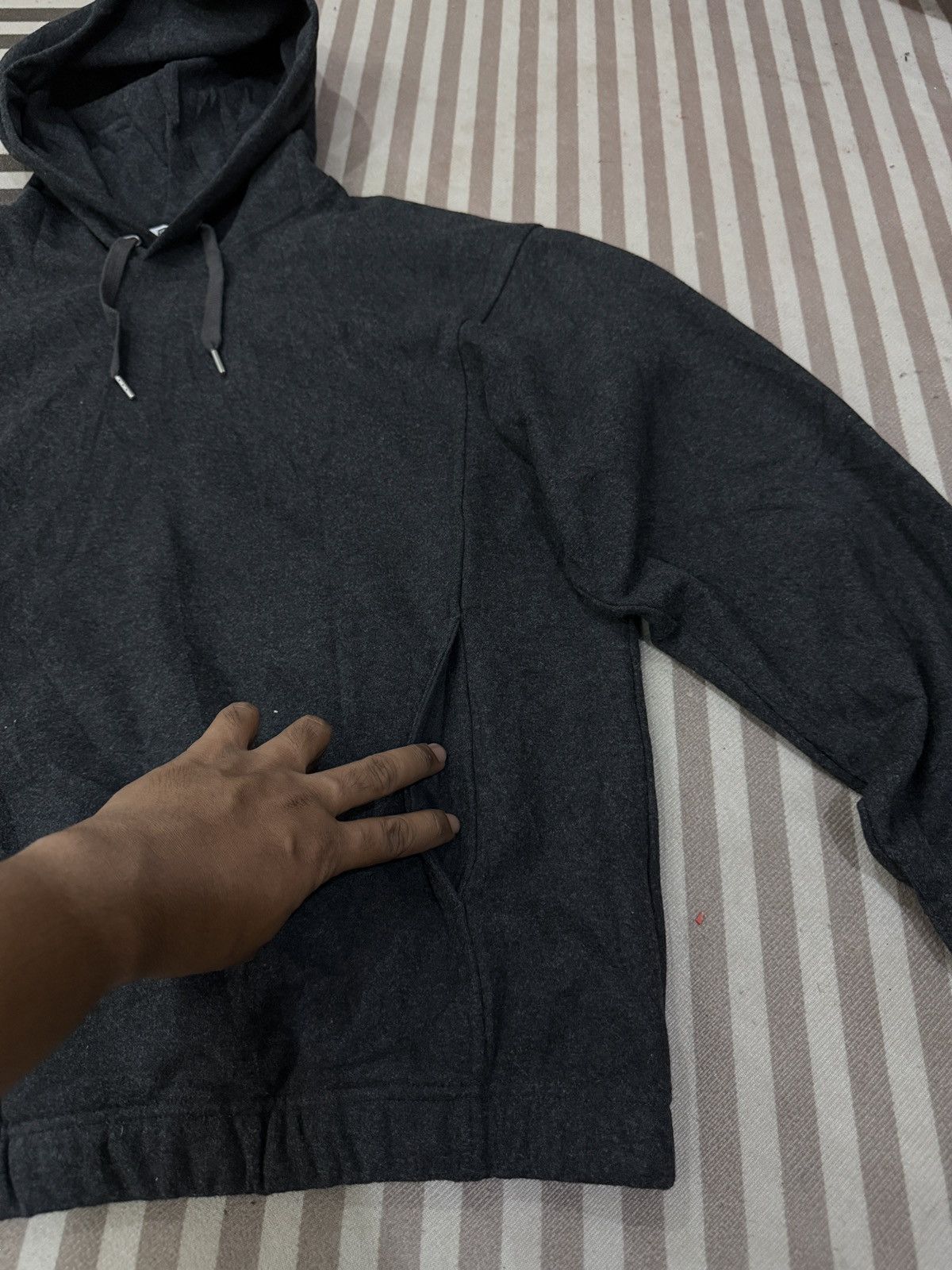 Uniqlo 🔥🔥🔥ARCHIVE UNIQLO HOODIE SWEATSHIRTS Size US M / EU 48-50 / 2 - 5 Thumbnail