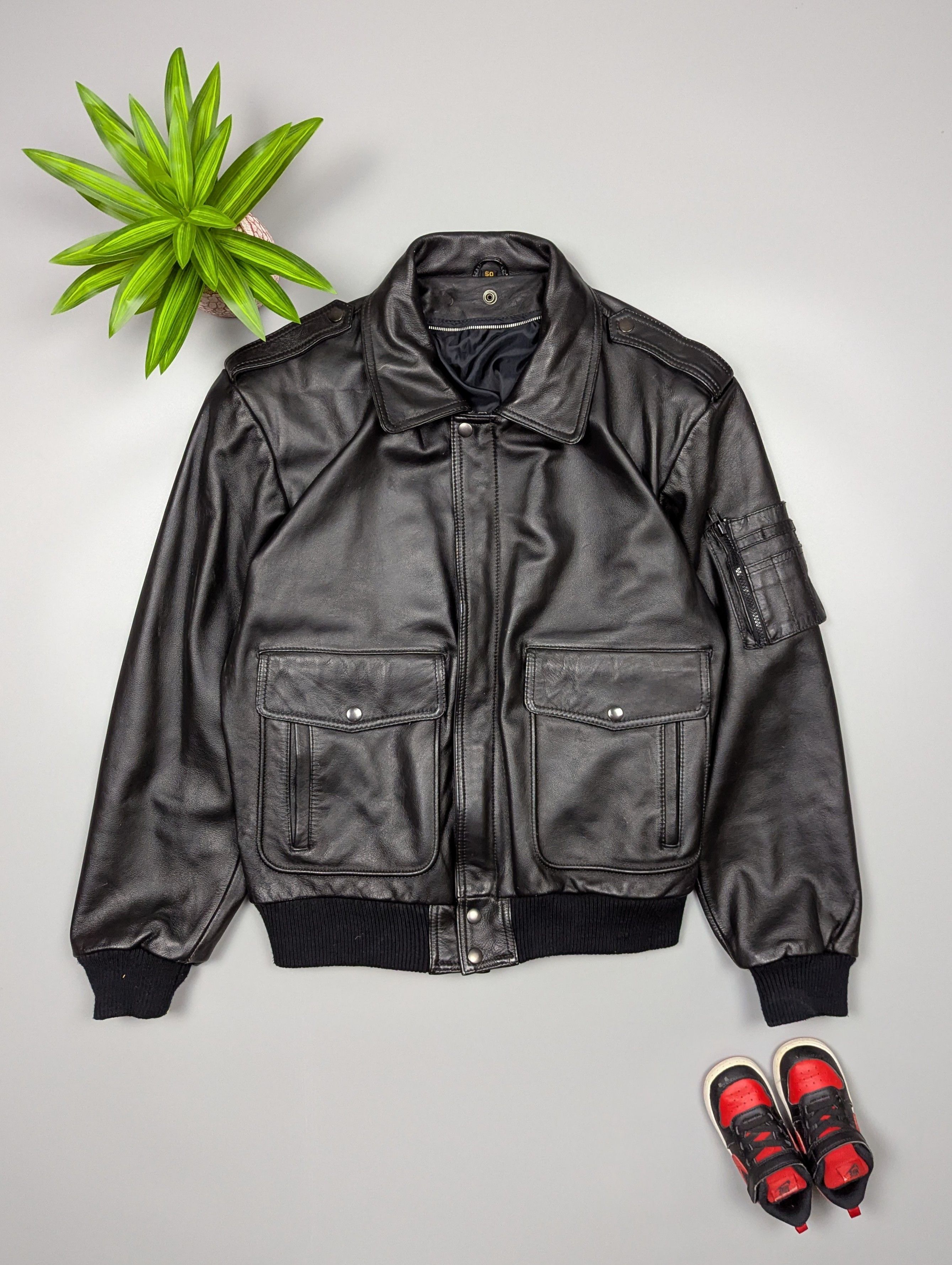 Leather × Vintage Men's Black Heavy Leather Biker Jacket Pilot Bomber Size US L / EU 52-54 / 3 - 1 Thumbnail