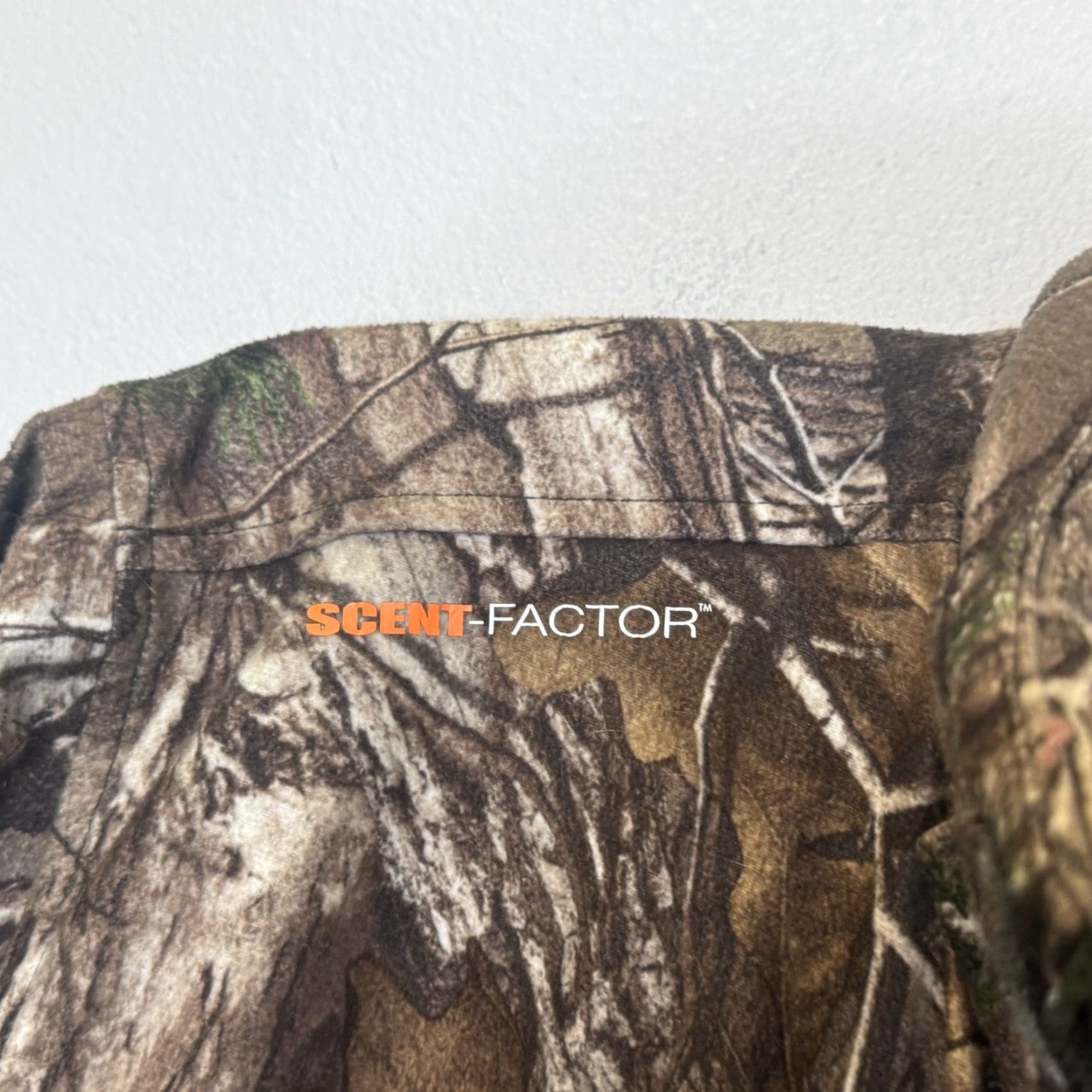 Realtree Habit Realtree Xtra Camouflage Hunting Cargo Coat Scent Factor Mens Size Medium Size US M / EU 48-50 / 2 - 3 Thumbnail