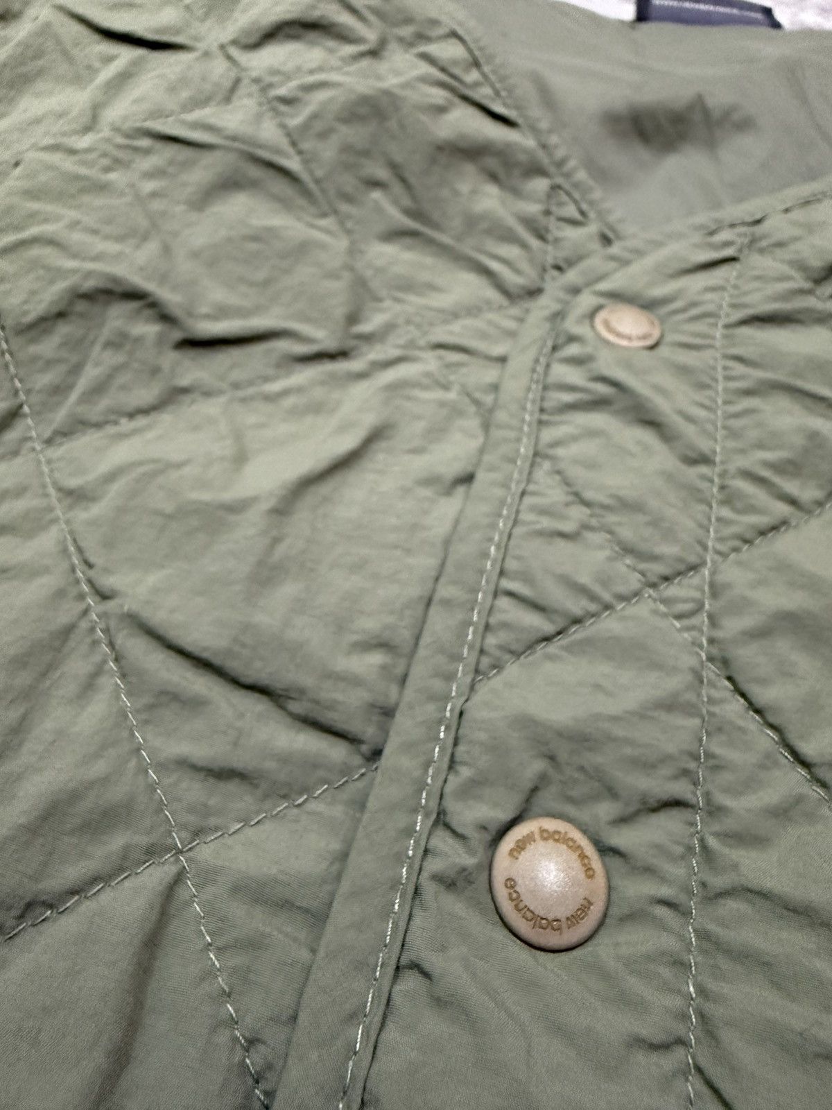New Balance NEW BALANCE BACKHIT LOGO QUILTED SNAP BUTTON OLIVEGREEN VEST Size S / US 4 / IT 40 - 5 Thumbnail