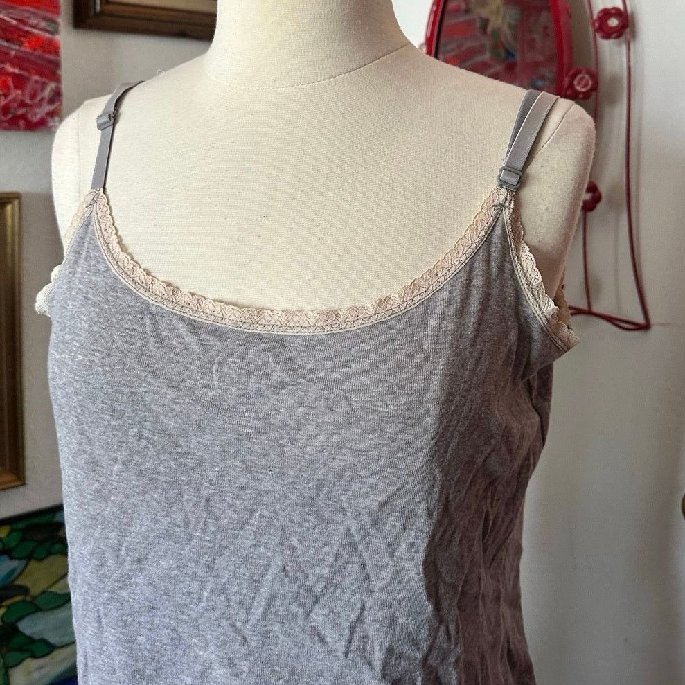 Old Navy old navy gray lace white tank top Size L / US 10 / IT 46 - 2 Thumbnail