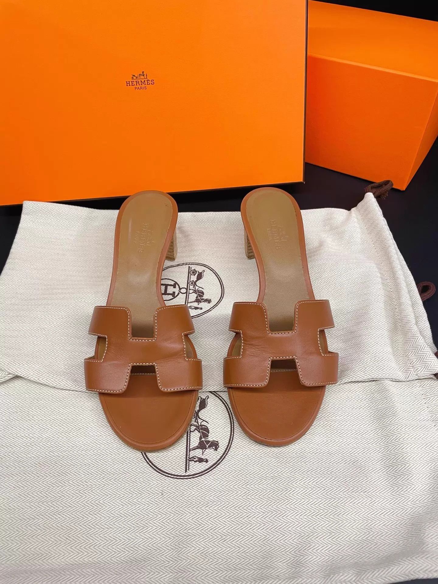 Hermes Hermès Sheepskin Block Heel Slide Sandals Size 35 Size US 4.5 / IT 34.5 - 1 Thumbnail