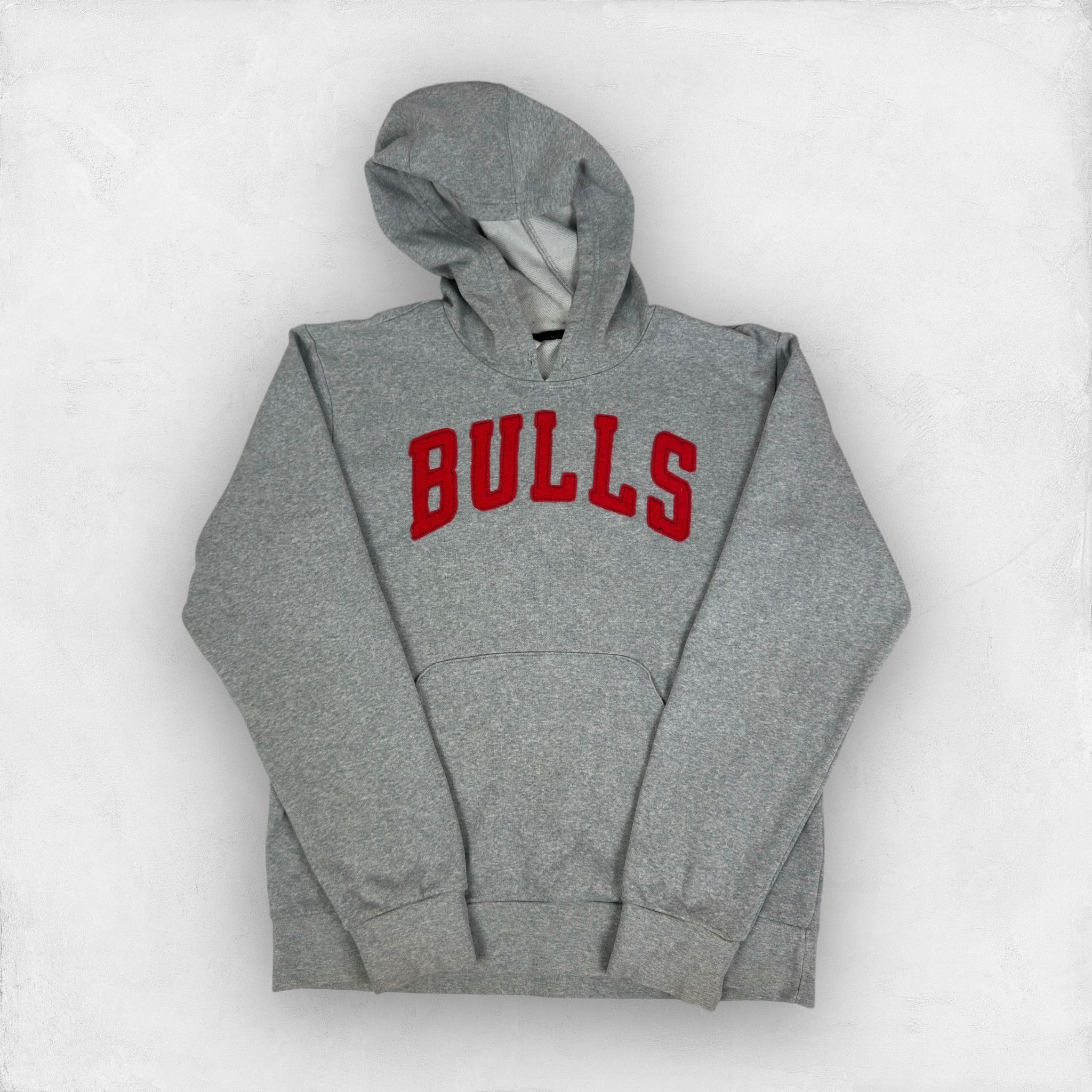 Adidas × NBA Adidas Men Heather Gray Pockets Chicago Bulls Hoodie Medium Size US M / EU 48-50 / 2 - 1 Thumbnail