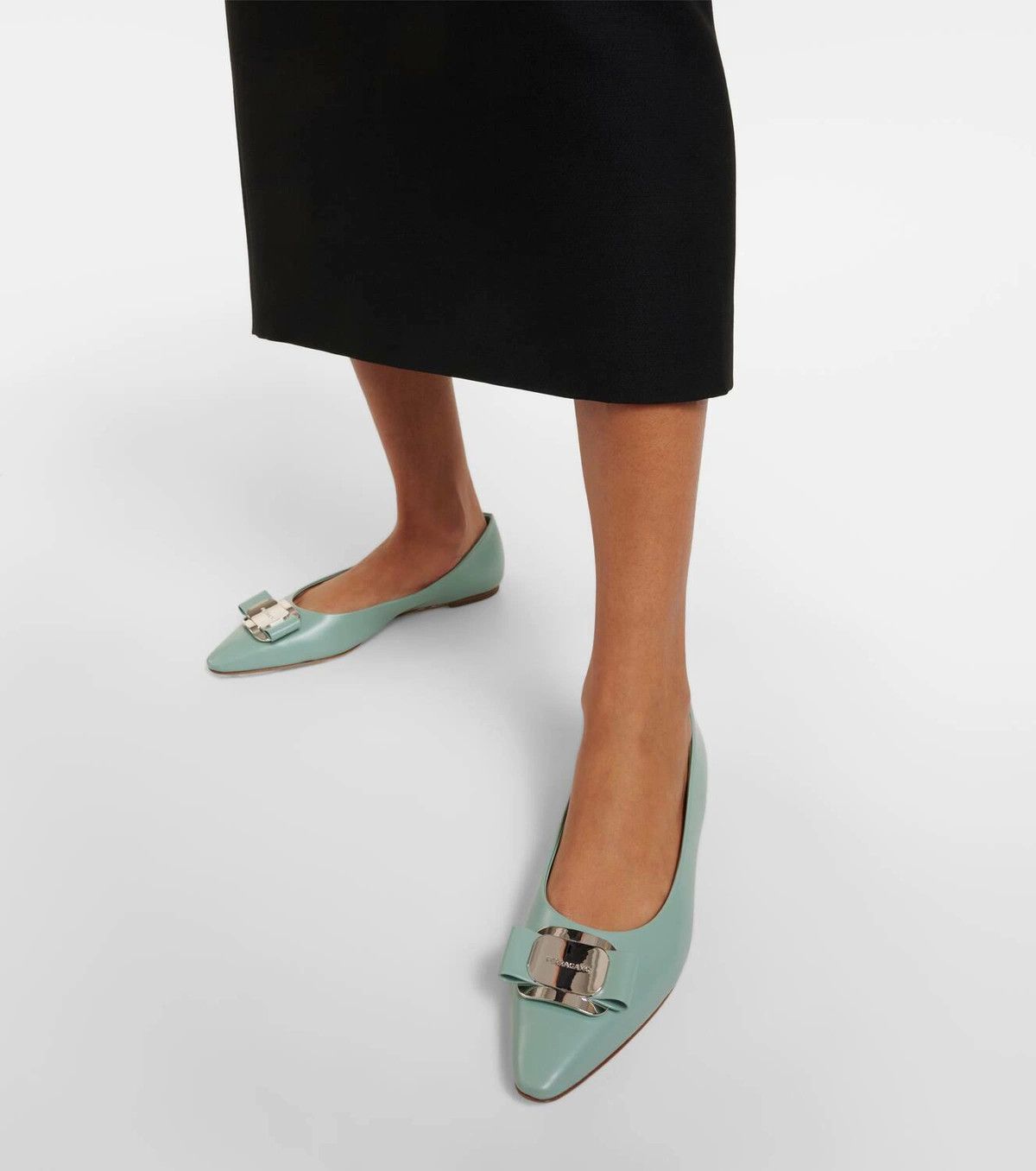 Salvatore Ferragamo o1s1rm0924 Vara Ballet Flats in Light Green Size US 9.5 / IT 39.5 - 7 Thumbnail