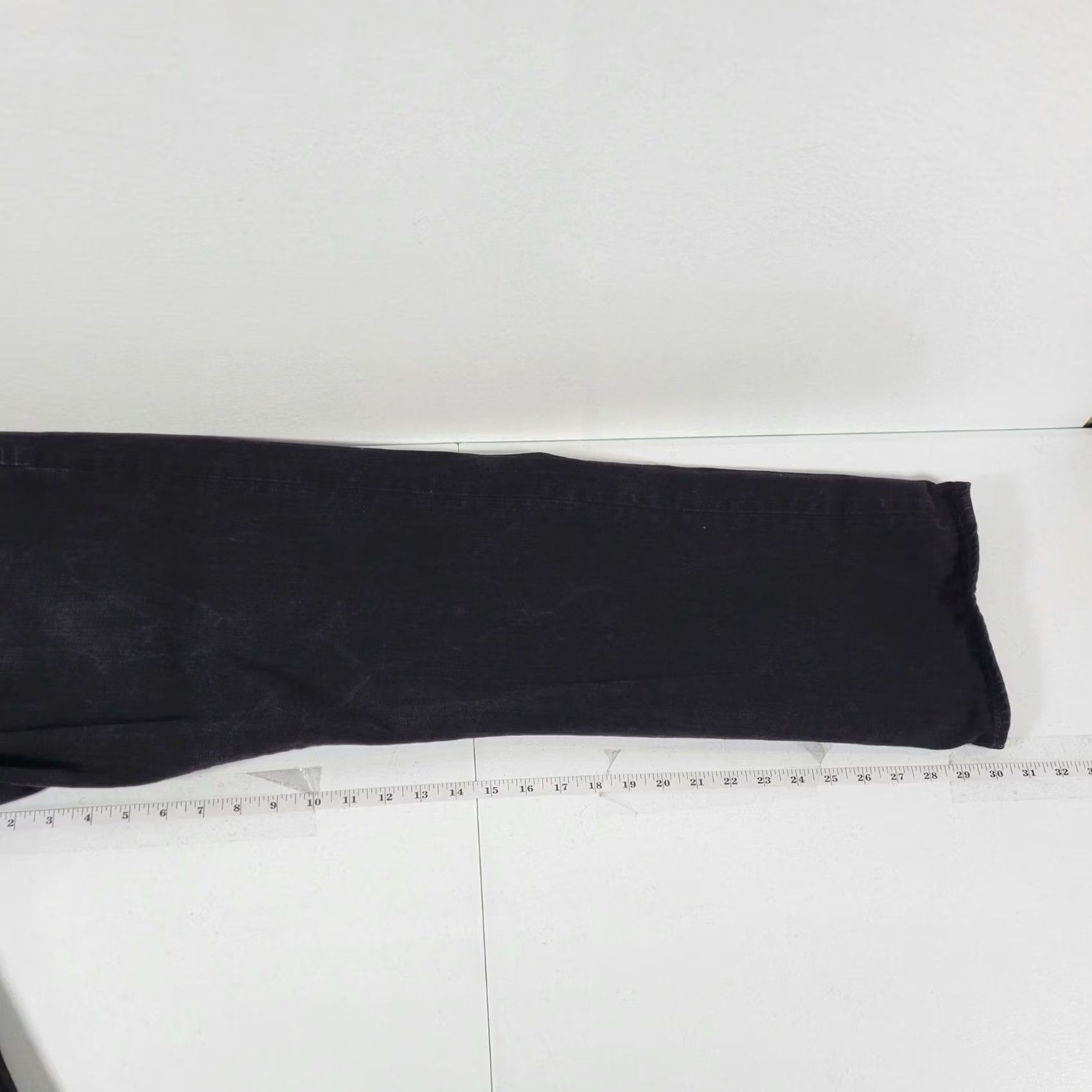 Levi's Item Specifications: Brand: Nike Size US 44 / EU 60 - 4 Thumbnail