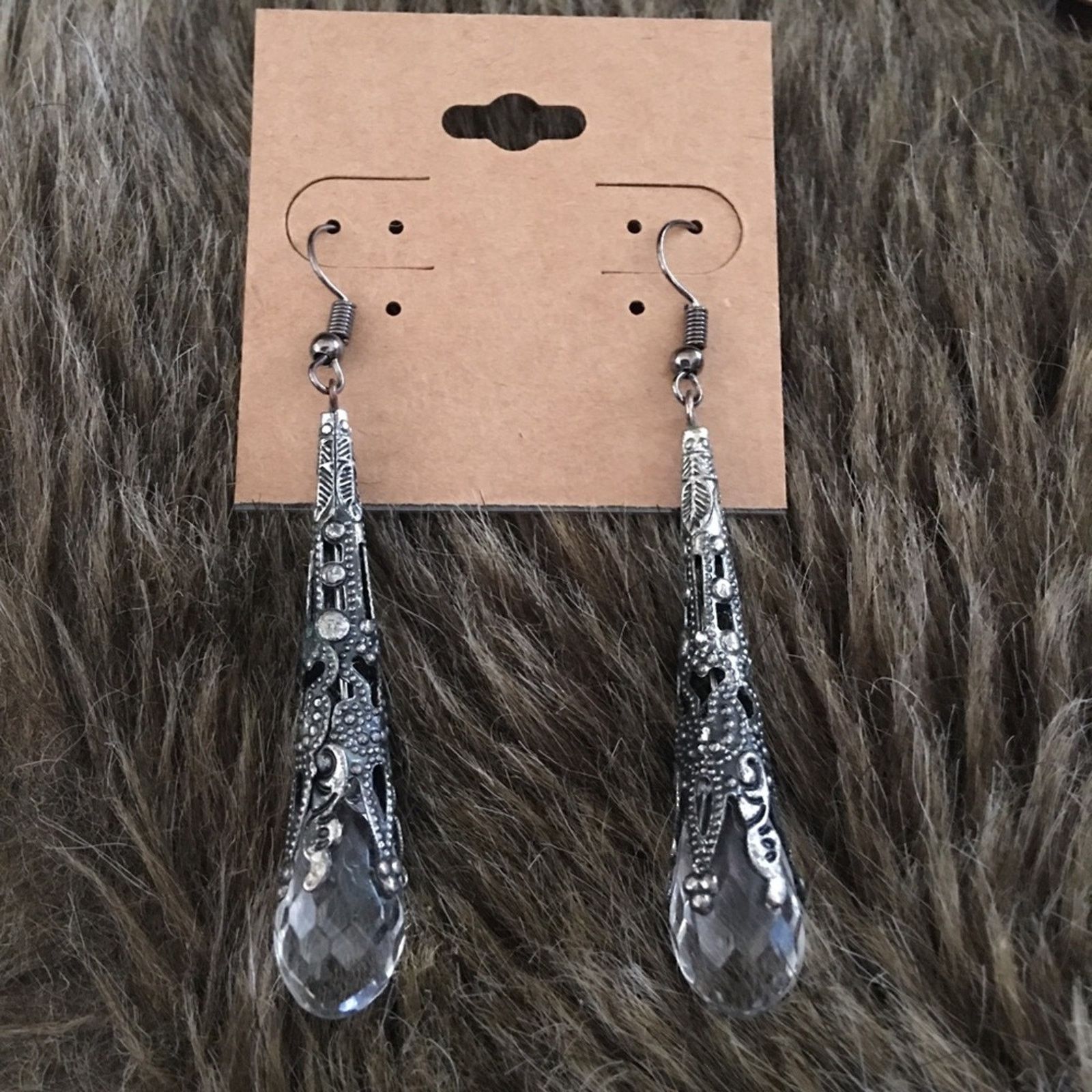 Jewelry Medieval look clear crystal drop earrings Size ONE SIZE - 2 Thumbnail