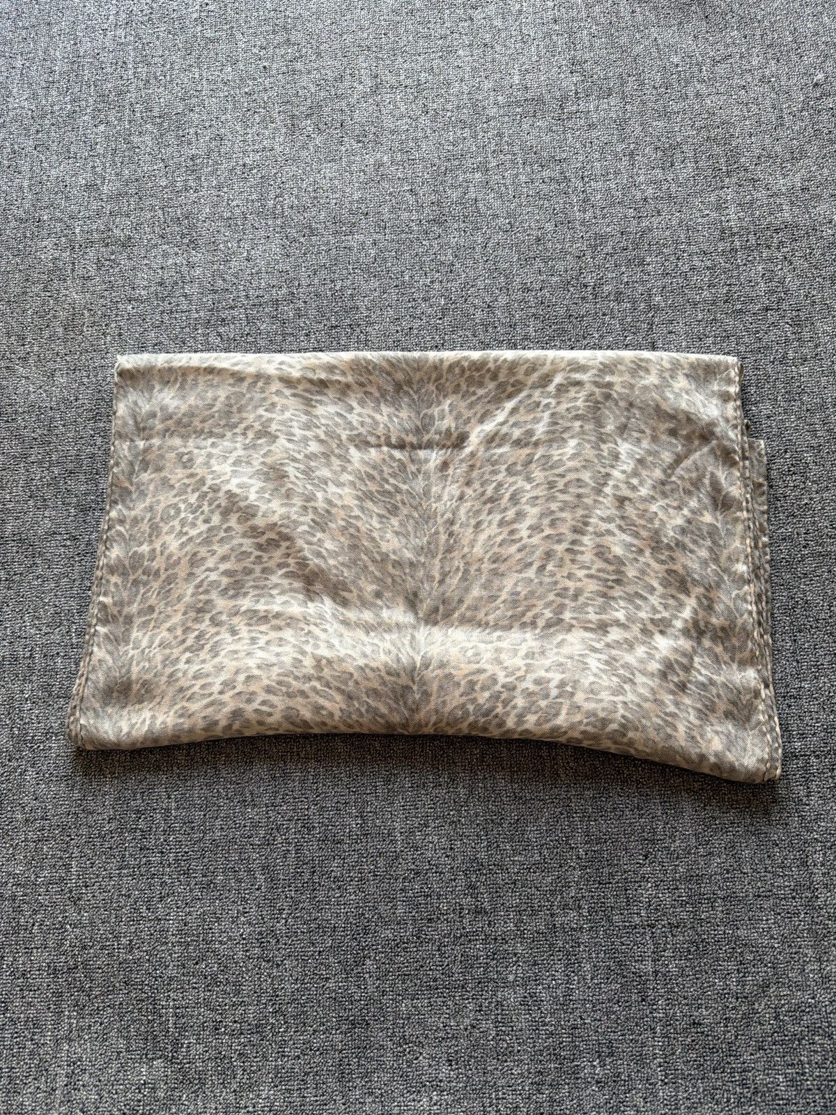 Celine Celine leopard print cashmere scarf Size ONE SIZE - 5 Thumbnail