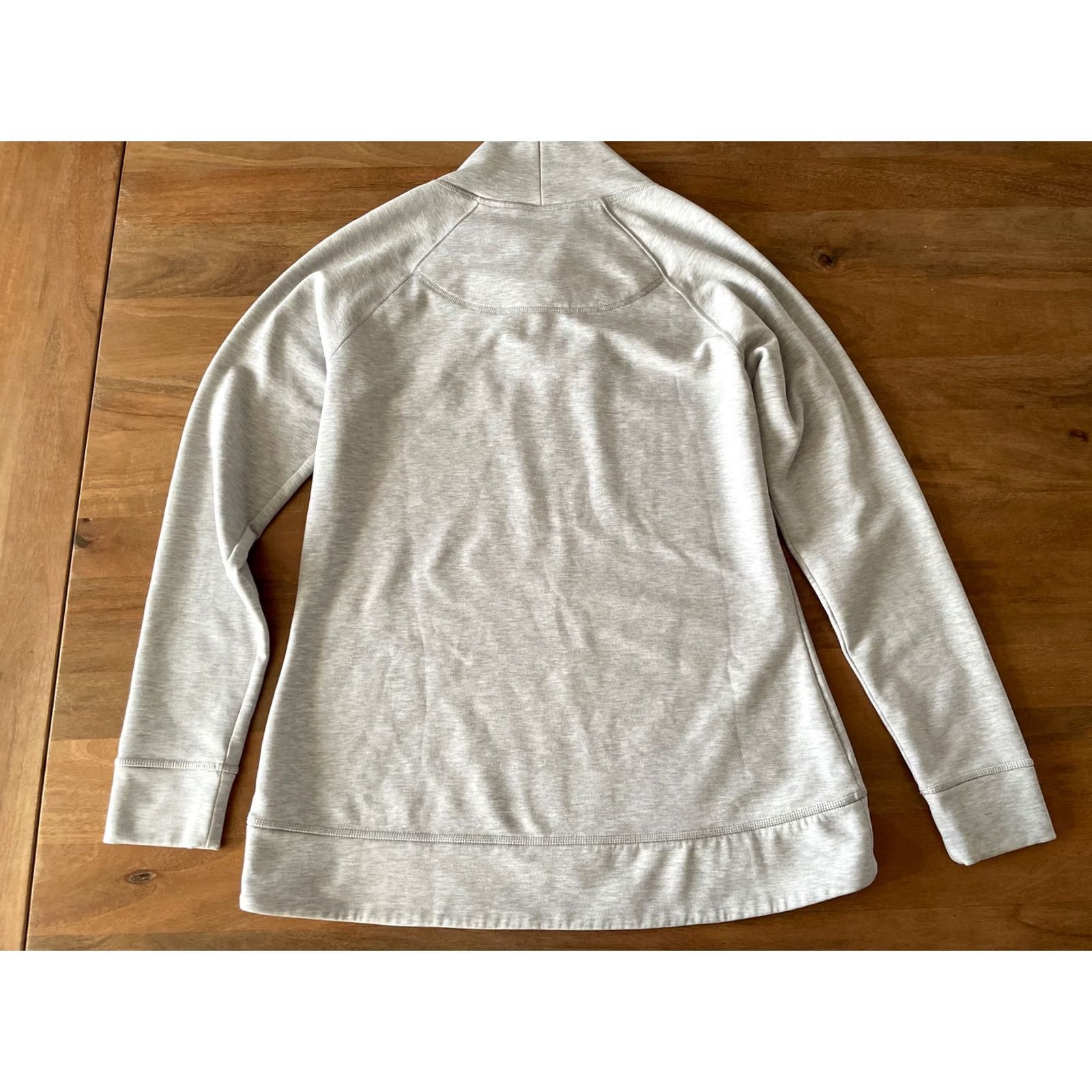 Athleta Athleta Sweater Pullover Gray Size M Women's Long Sleeve Classic Knit Size M / US 6-8 / IT 42-44 - 2 Thumbnail