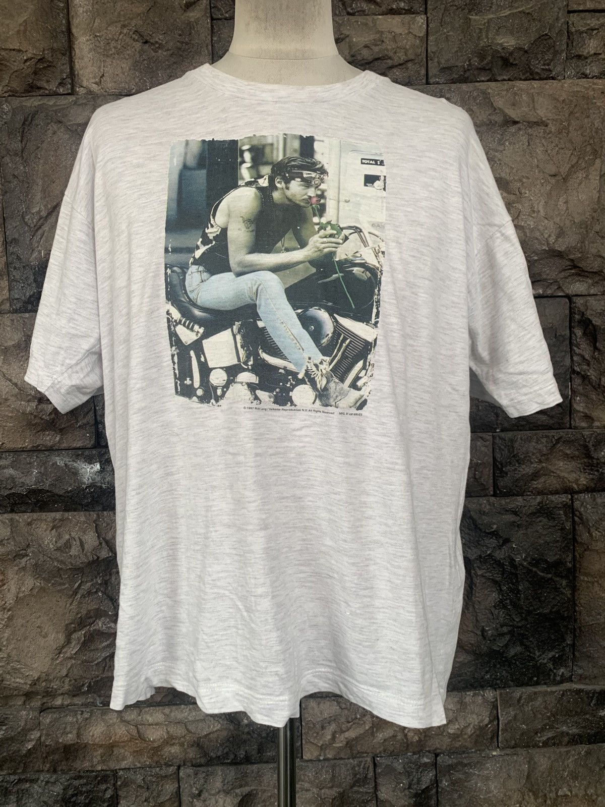 Vintage Vintage 1997 Rob Lang Photographer / Photo T shirt Size US L / EU 52-54 / 3 - 1 Thumbnail