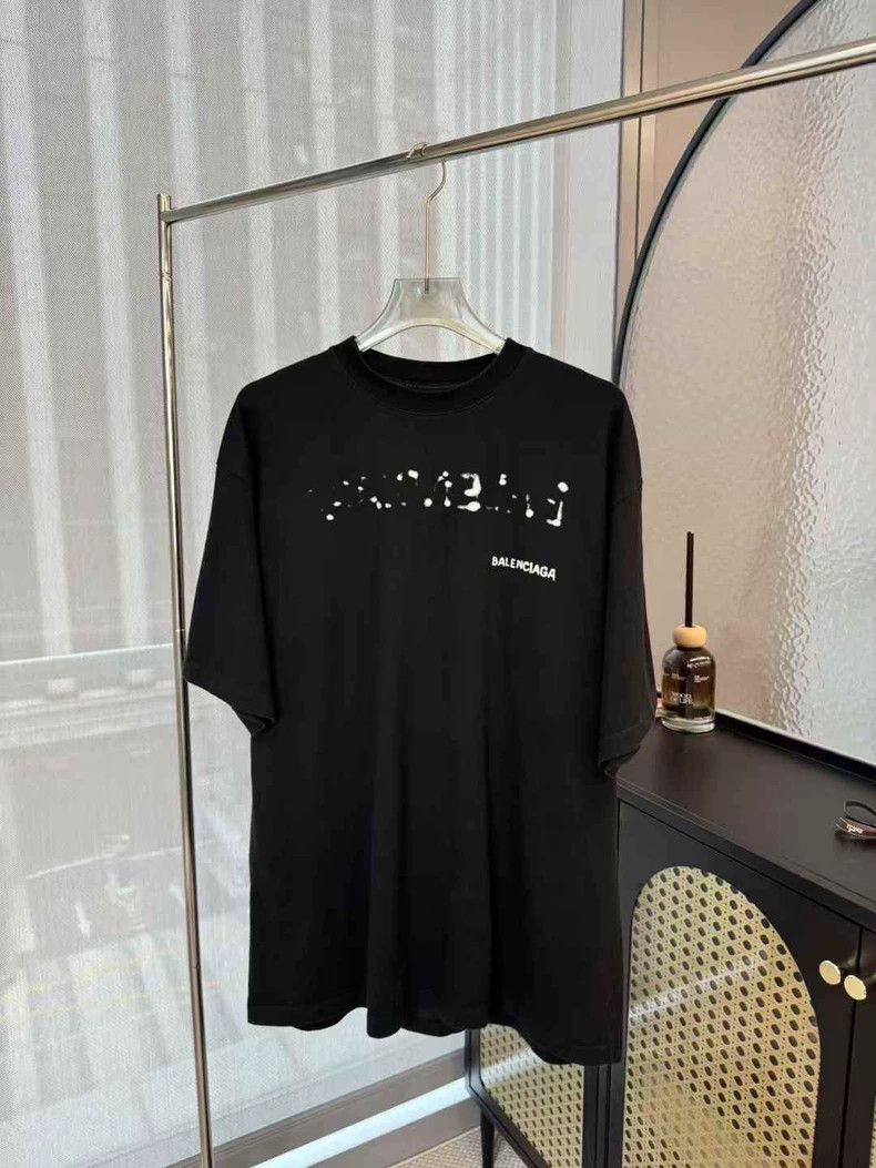 Balenciaga Balenciaga Graffiti splash-ink fuzzy letter short sleeve Size US M / EU 48-50 / 2 - 4 Thumbnail