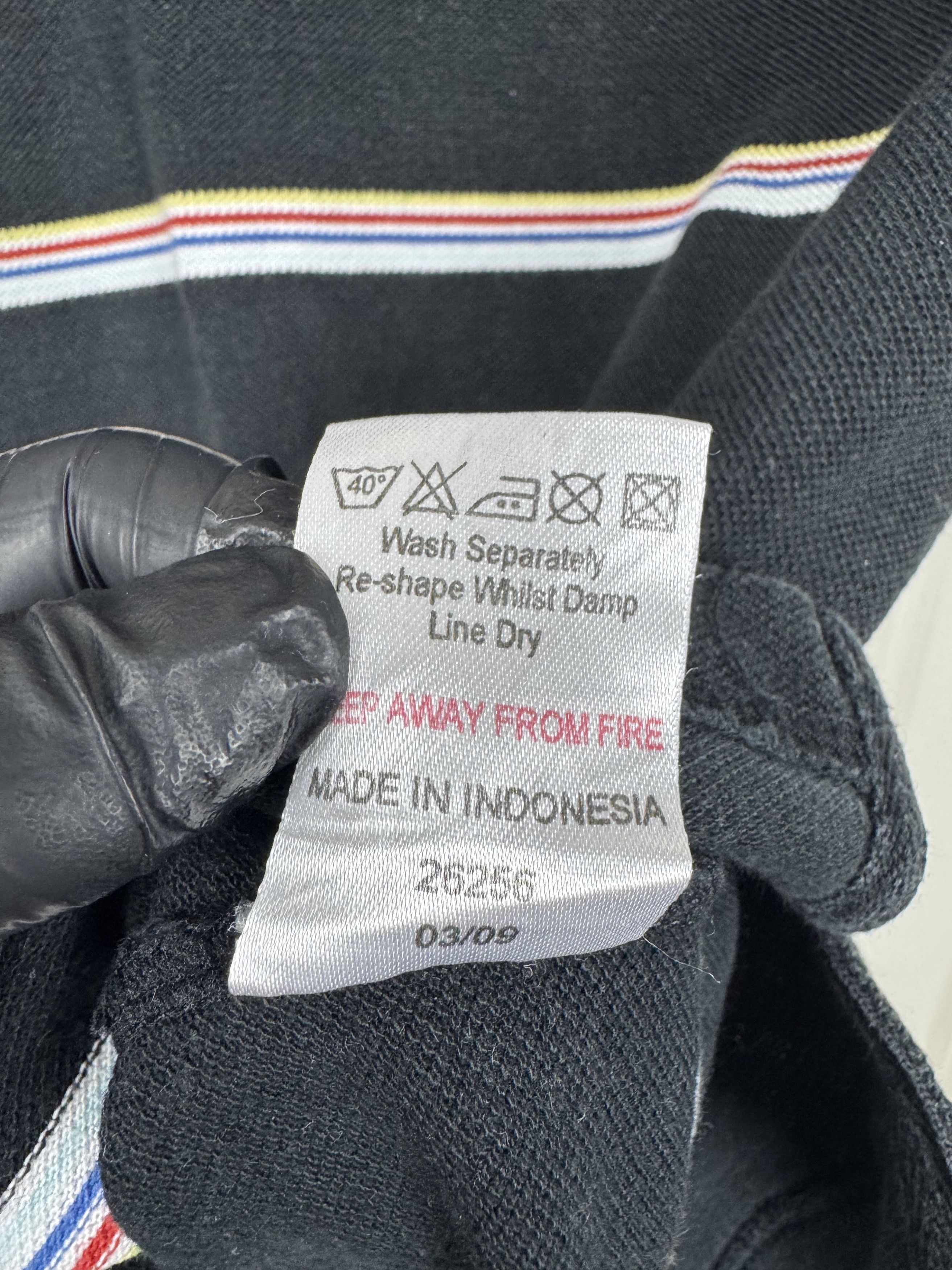 Vintage VINTAGE Guinness Logo Polo Shirt Size S Black Striped Size US S / EU 44-46 / 1 - 23 Thumbnail