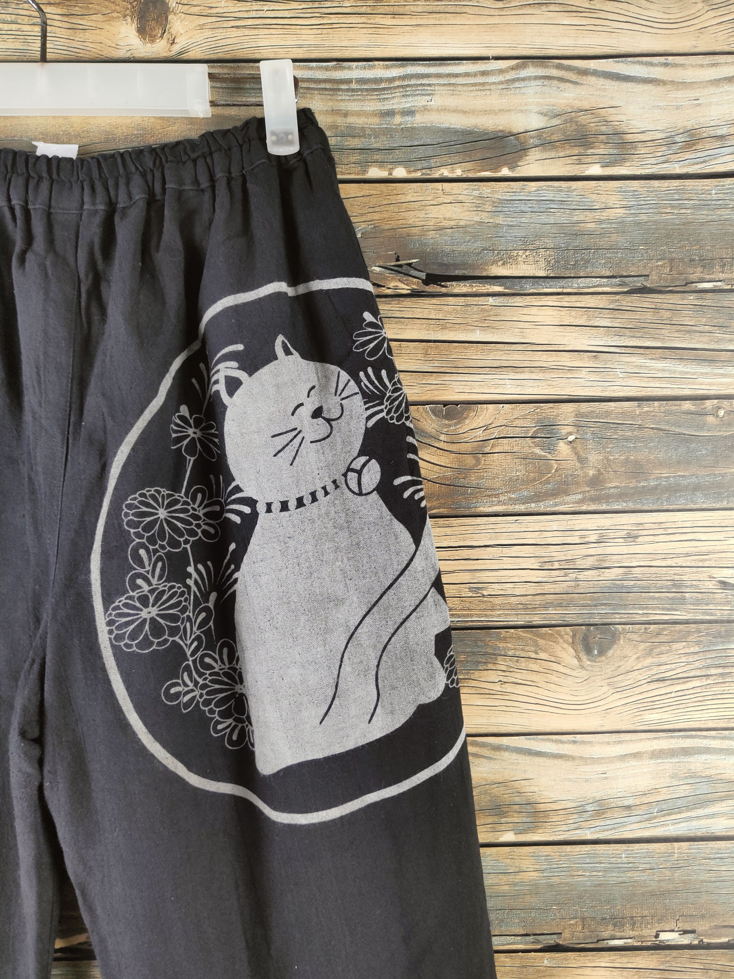 Japanese Brand DL Ethnic Labels Black Multipocket Joggers #46-844 Size 30" / US 8 / IT 44 - 10 Thumbnail