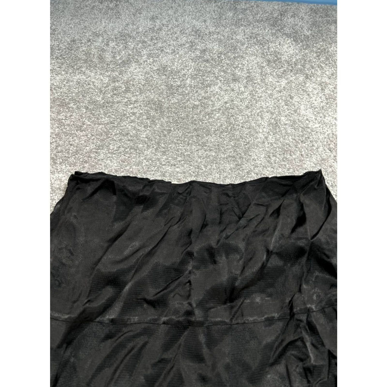 Everlane Everlane Midi Skirt Womens 16 Black Hammered Satin Back Zip Classic Wear Size 38" / US 16 / IT 52 - 3 Thumbnail