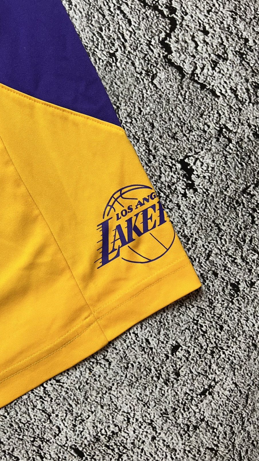 Adidas Los Angeles Lakers NBA adidas vintage Y2K shorts Size US 34 / EU 50 - 3 Thumbnail