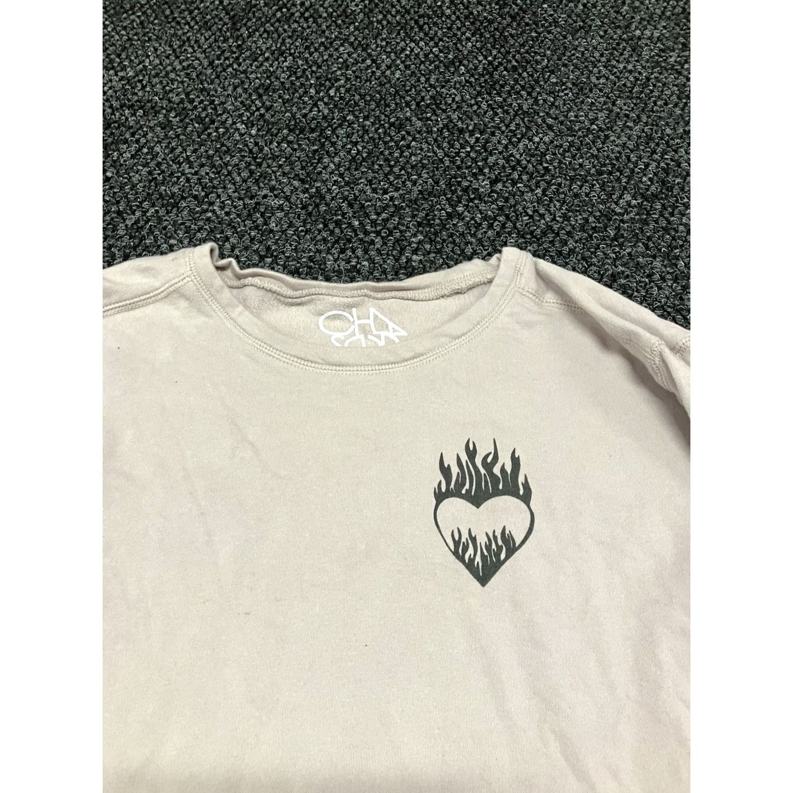 Vintage CHASER Sweatshirt Crewneck "Mad Love Untamed Live" Women's Large Pink L/Cotton SOLID/GRAPHIC Size L / US 10 / IT 46 - 2 Thumbnail