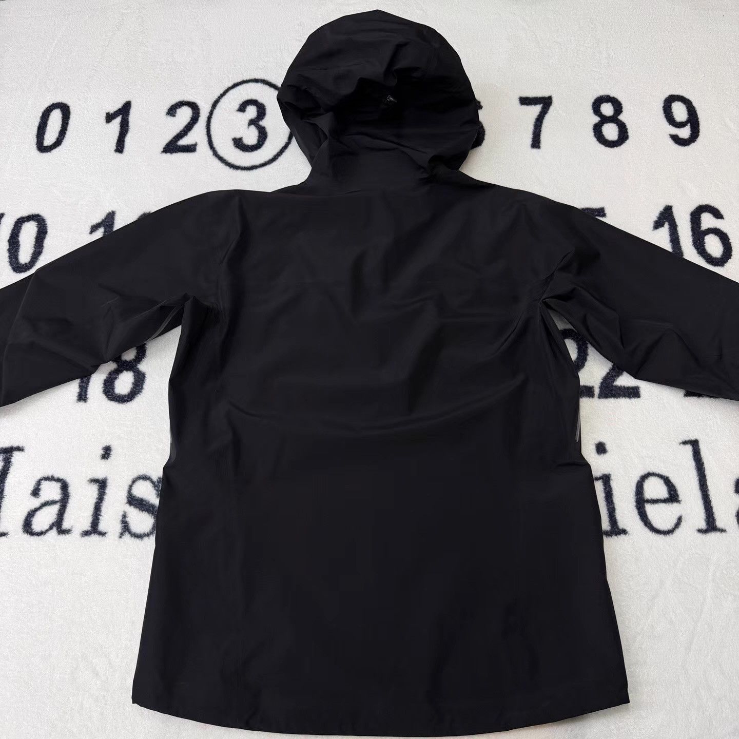 Arc'teryx Arc'teryx BETA LT Black Silver Hard Shell Jacket Q10 Size US L / EU 52-54 / 3 - 3 Thumbnail
