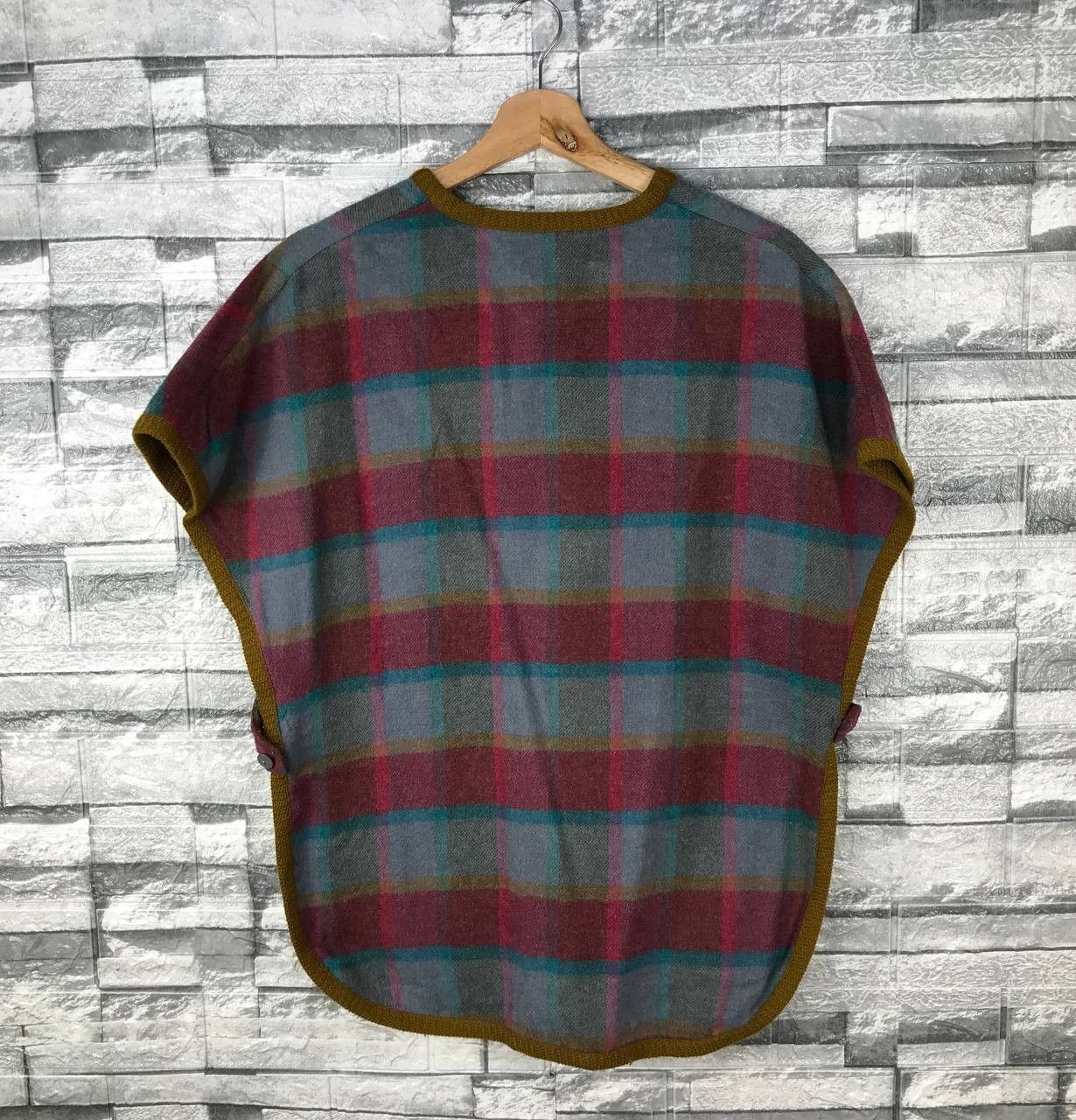 Japanese Brand ISSEY MIYAKE STYLE VTG JAPANESE PONCHO TSHIRT SINGLE POCKET Size US M / EU 48-50 / 2 - 4 Thumbnail