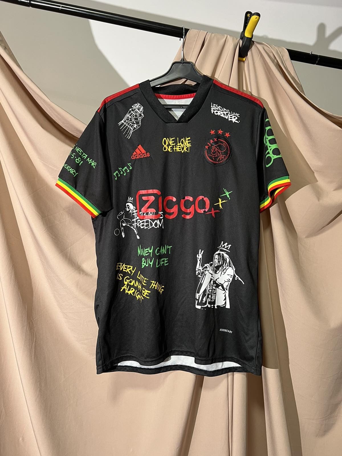 Adidas Adidas Ajax Bob Marley 2021-2022 Third Football Jersey Size US L / EU 52-54 / 3 - 1 Thumbnail