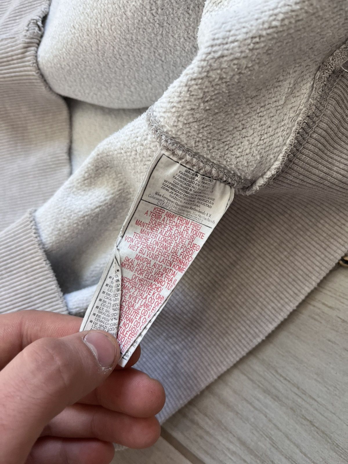 Nike × Vintage Vintage 00s Nike Sweatshirt Beige Distressed Minimalistic Size US L / EU 52-54 / 3 - 19 Thumbnail
