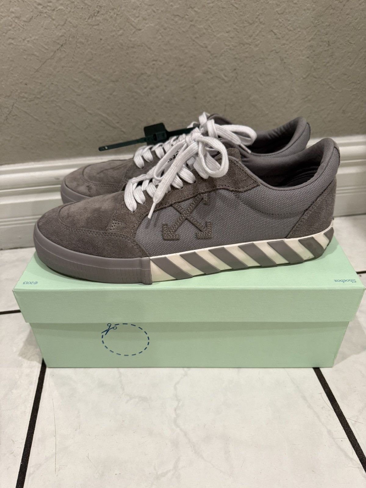 Off-White Off white low top sneaker Size US 11.5 / EU 44-45 - 3 Thumbnail