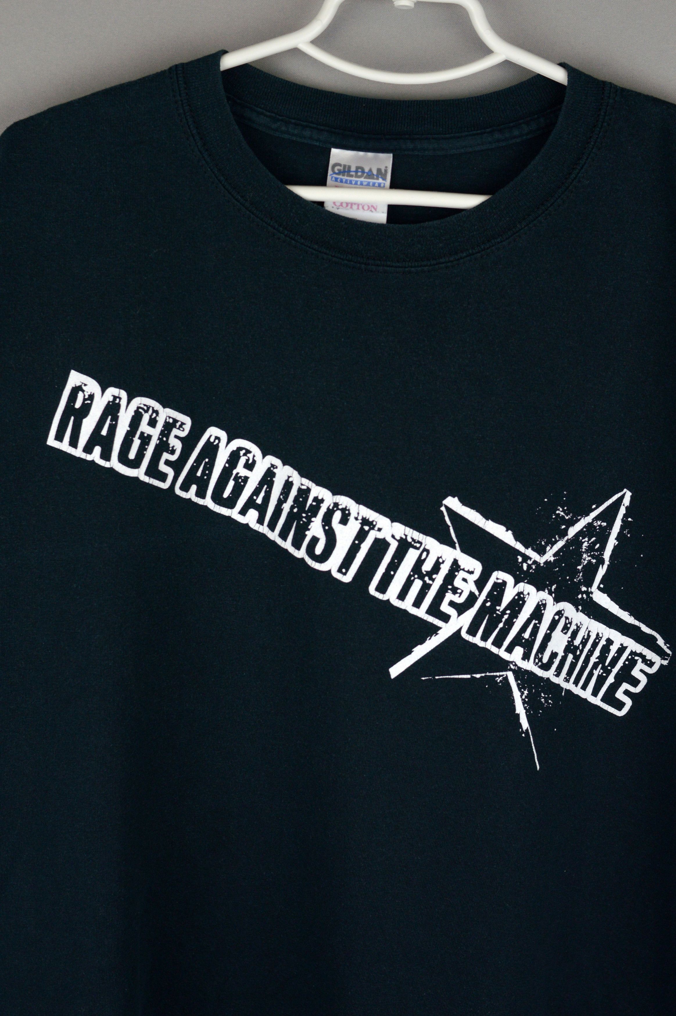 Band Tees Vintage Rage Against The Machine t shirt Size US XL / EU 56 / 4 - 2 Thumbnail
