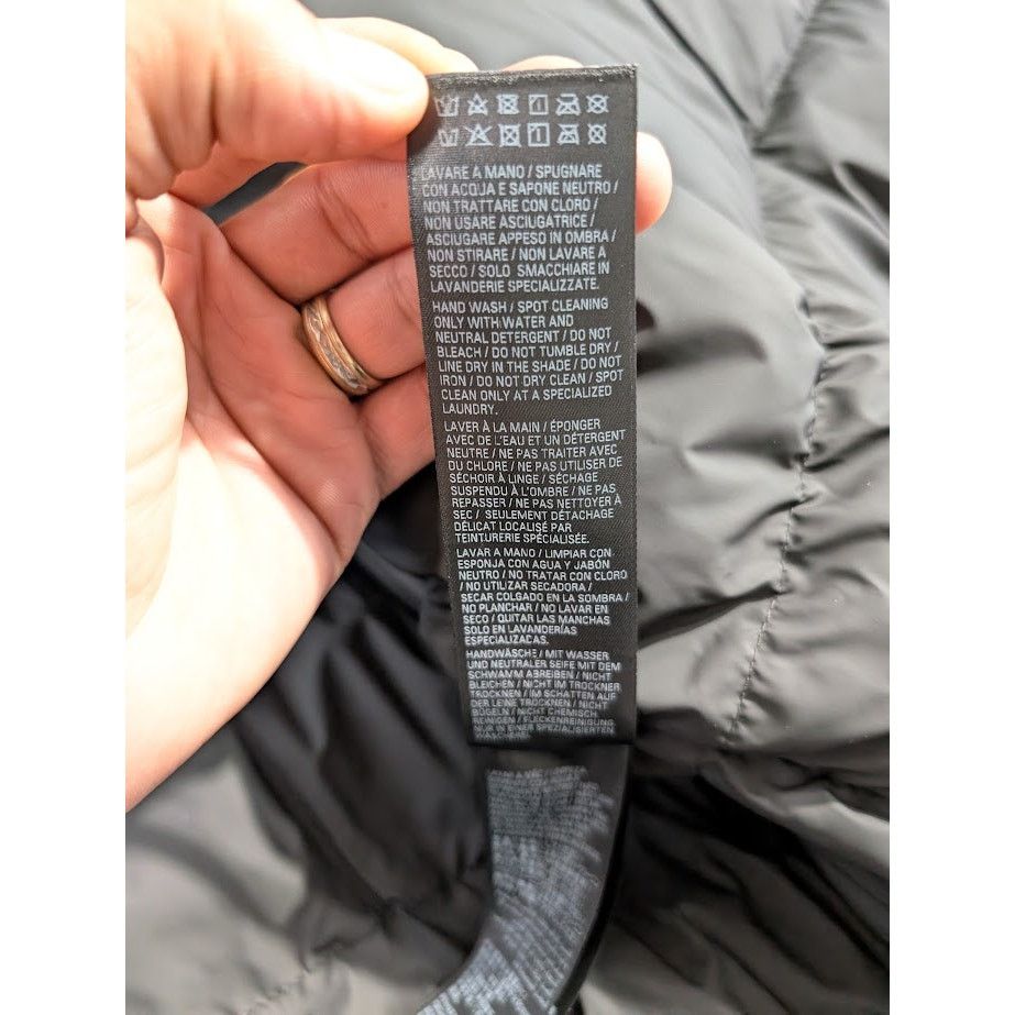 Balenciaga o1rshd1 Wrap Puffer Coated Light Nylon in Black Size US S / EU 44-46 / 1 - 14 Thumbnail