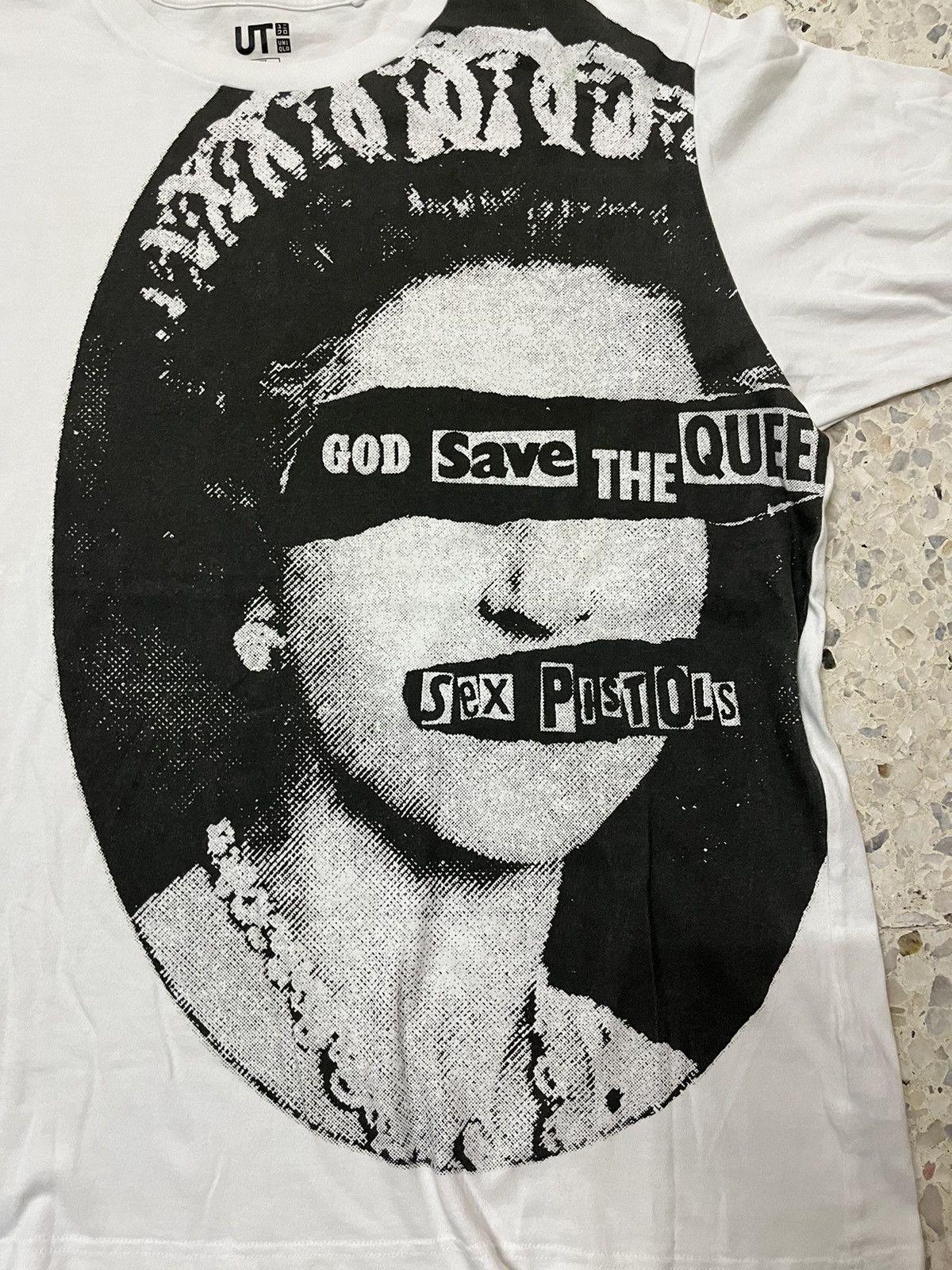 Band Tees Sex Pistols X uniqlo Size US XL / EU 56 / 4 - 2 Thumbnail