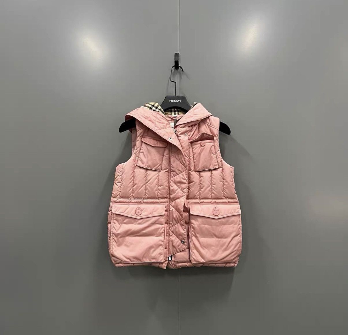 Burberry Burberry Pink Lining Check Waistcoat J41 Size M / US 6-8 / IT 42-44 - 1 Thumbnail