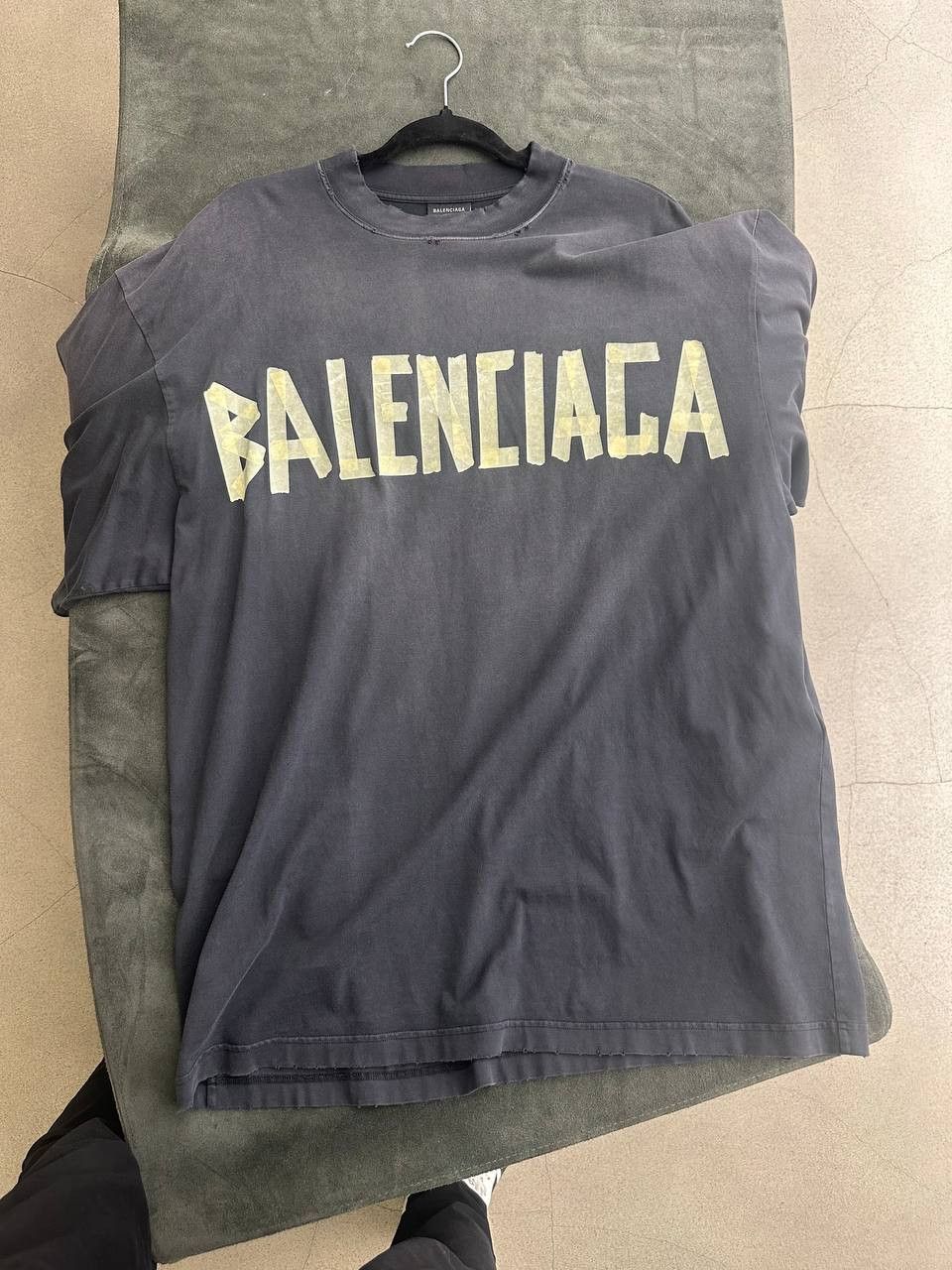 Balenciaga Balenciaga Tape Type Medium Fit T-shirt Black Faded Size US M / EU 48-50 / 2 - 3 Thumbnail