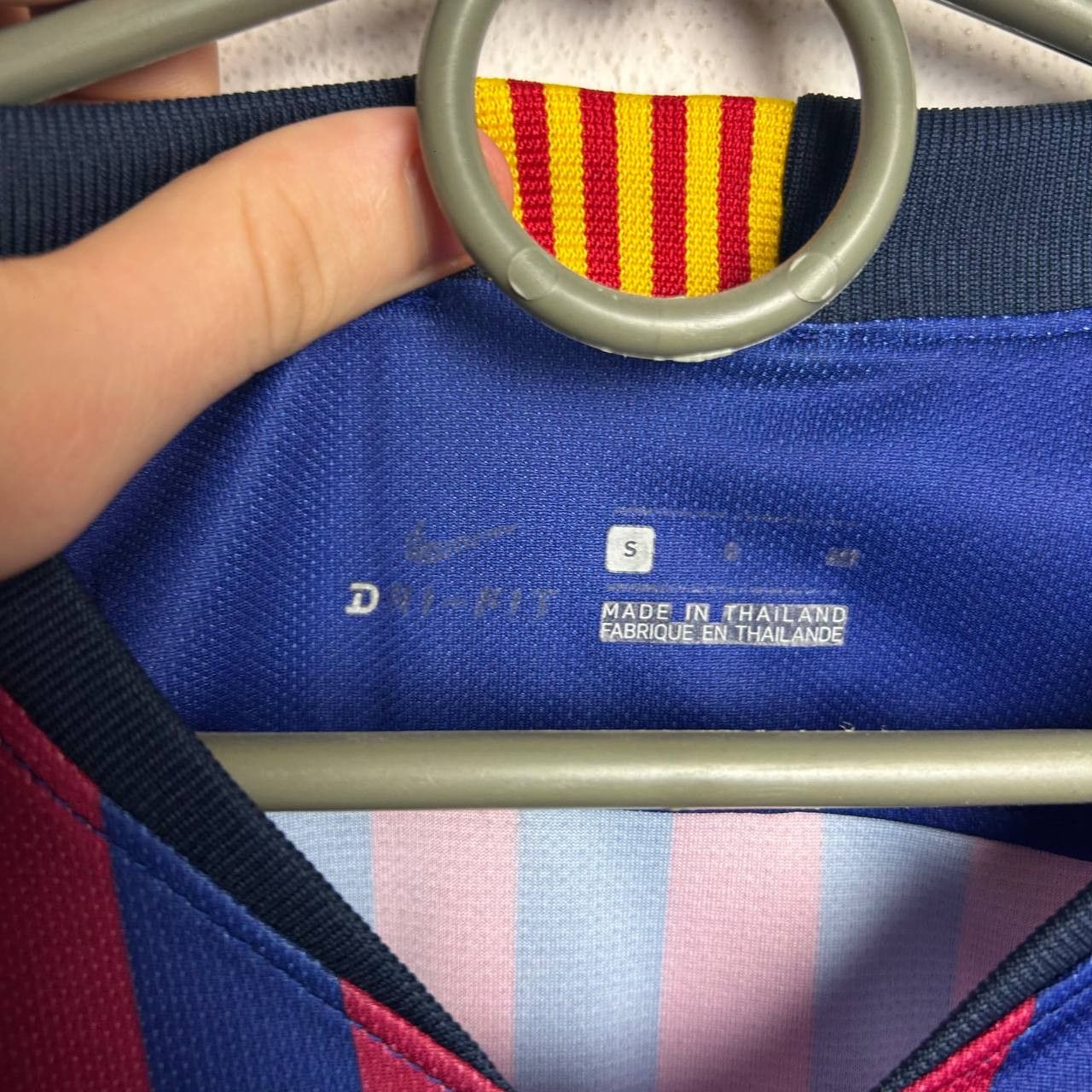 Nike Mens Nike FC Barcelona 2018 Origi player soccer jersey Size US S / EU 44-46 / 1 - 6 Thumbnail