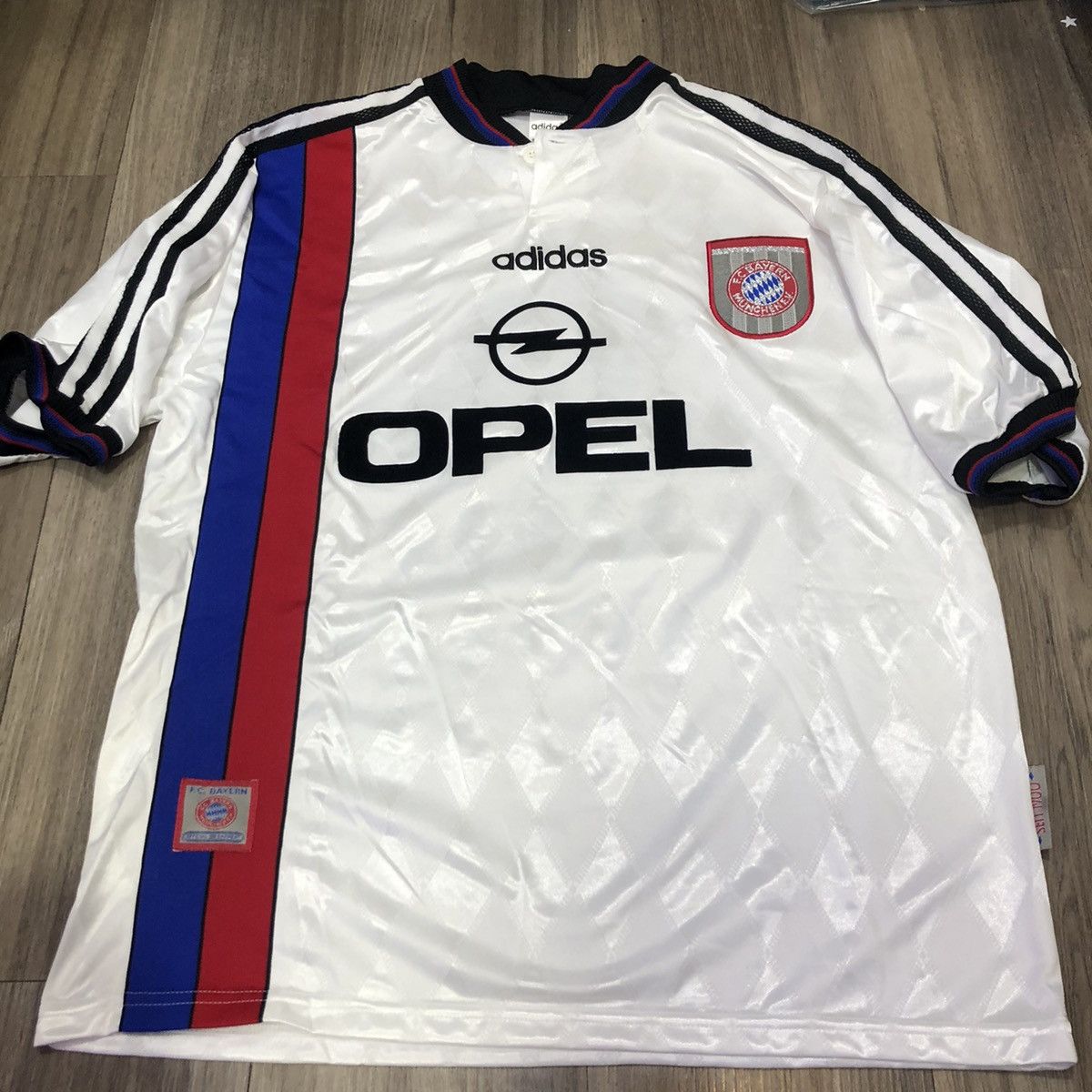 Adidas × Vintage Bayern Munich 97/98 away shirt #14 Basler Size US L / EU 52-54 / 3 - 1 Thumbnail