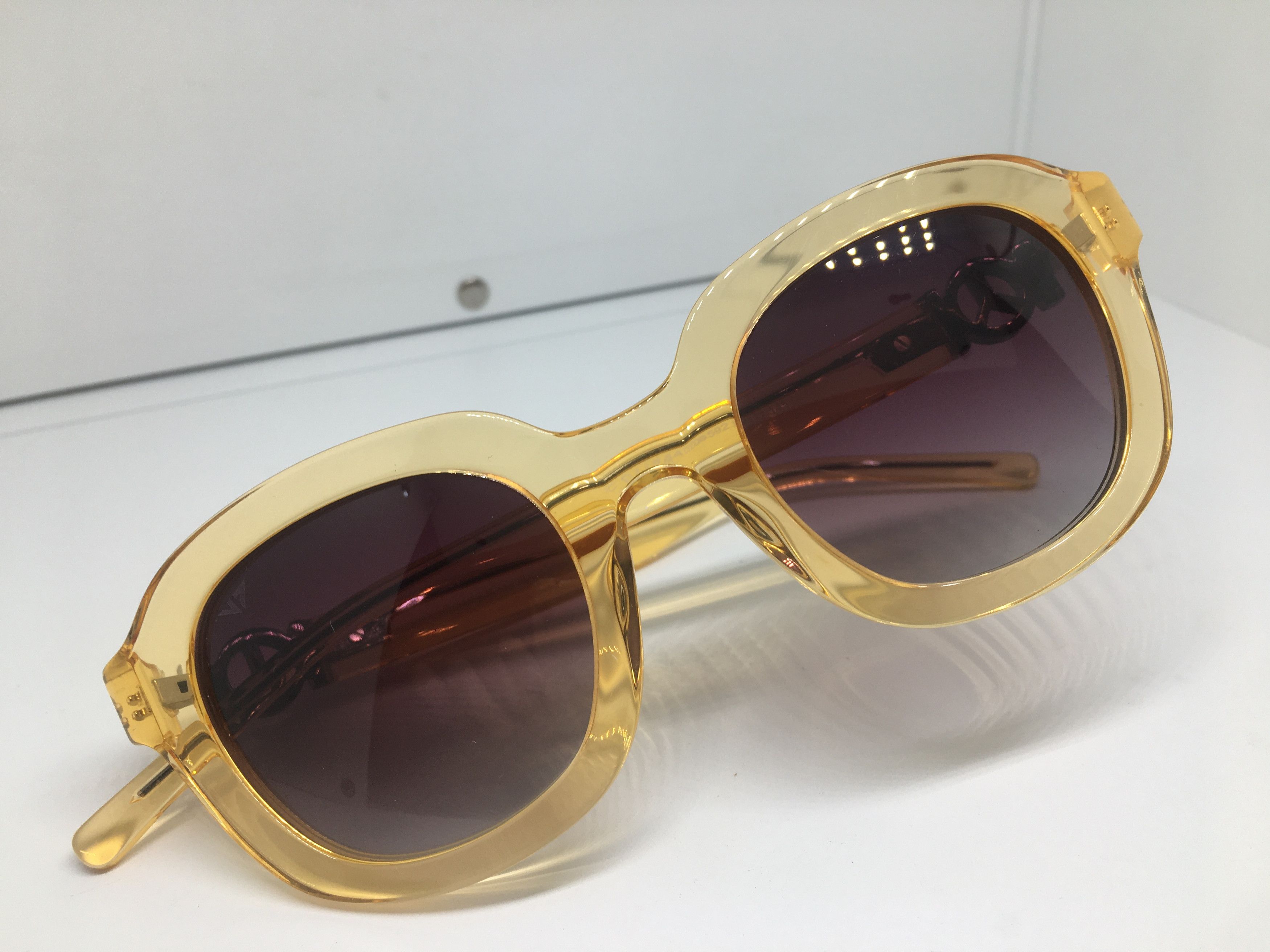 Other Vincent Chase vc Woman Sunglasses Frame Size ONE SIZE - 7 Thumbnail