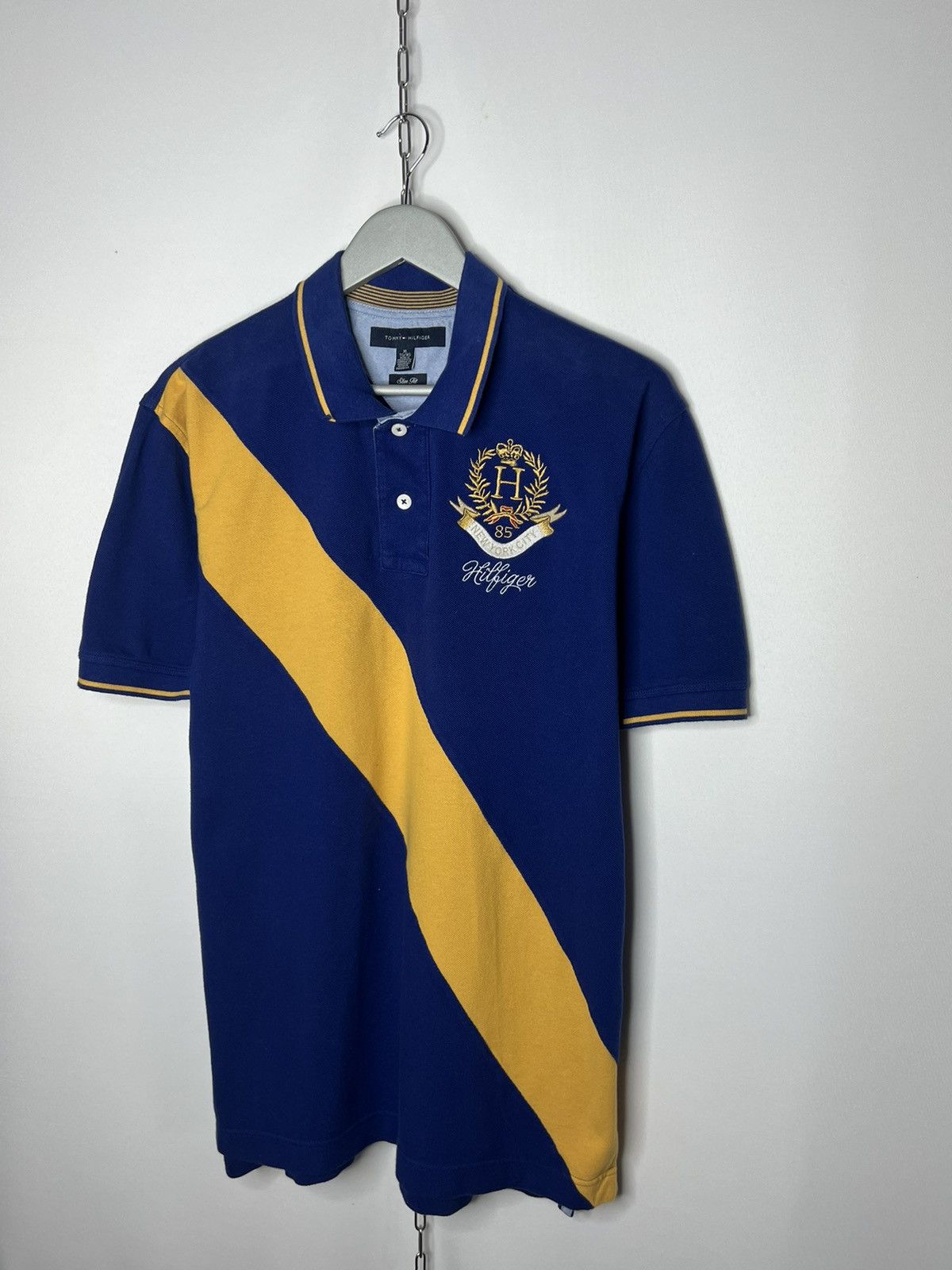 Other Vintage Tommy Hilfiger Big Logo Chief Kief Style Polo Tee Size US XL / EU 56 / 4 - 2 Thumbnail