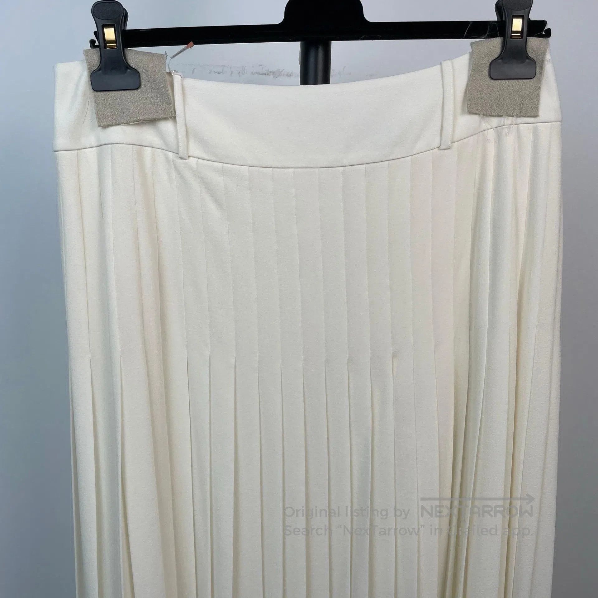 Chanel Chanel White Silk Pleated Diamond Buckle Half Skirt| Size 37" - 8 Thumbnail