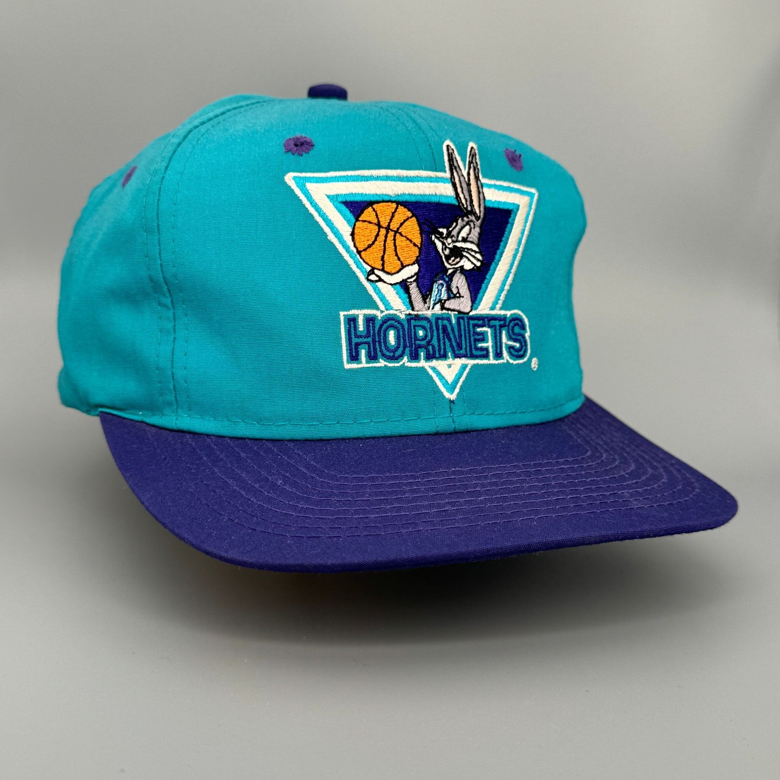 NBA × Vintage × Warner Bros Vintage '90s Hornets x Looney Tunes Bugs Bunny snapback hat Size ONE SIZE - 1 Thumbnail