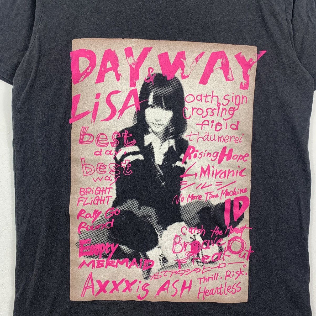 Vintage Vintage LISA DAY & WAY Japanese Singer Best Day Away Tshirt Size M / US 6-8 / IT 42-44 - 4 Thumbnail