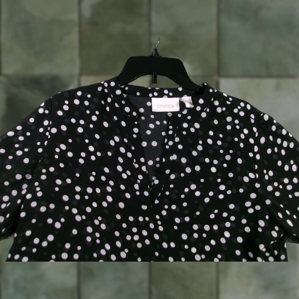 Vintage Chicos Blouse Womens S Black White Polka Dot Tunic 3/4 Sleeve V-Neck Hi-Lo Hem Slim Pullover Dry Clean Only Size S / US 4 / IT 40 - 1 Thumbnail