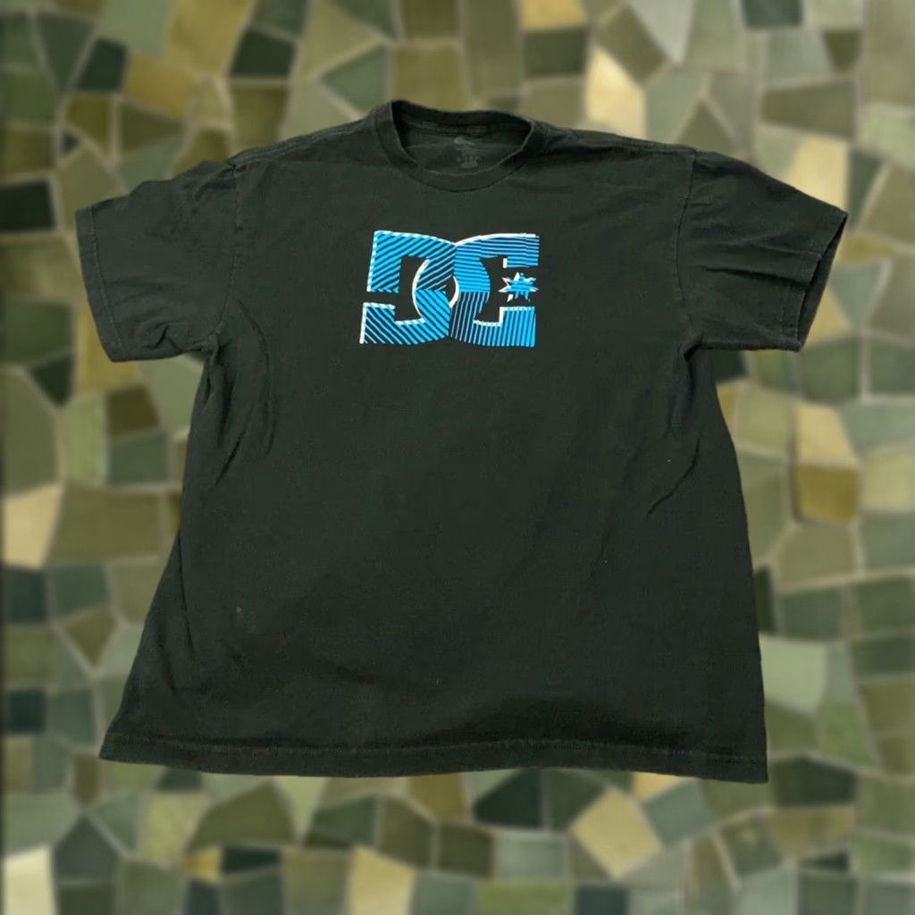 Vintage VINTAGE DC Shoes T-Shirt Mens Large Black Grunge Surf Streetwear Y2K Size US L / EU 52-54 / 3 - 1 Thumbnail