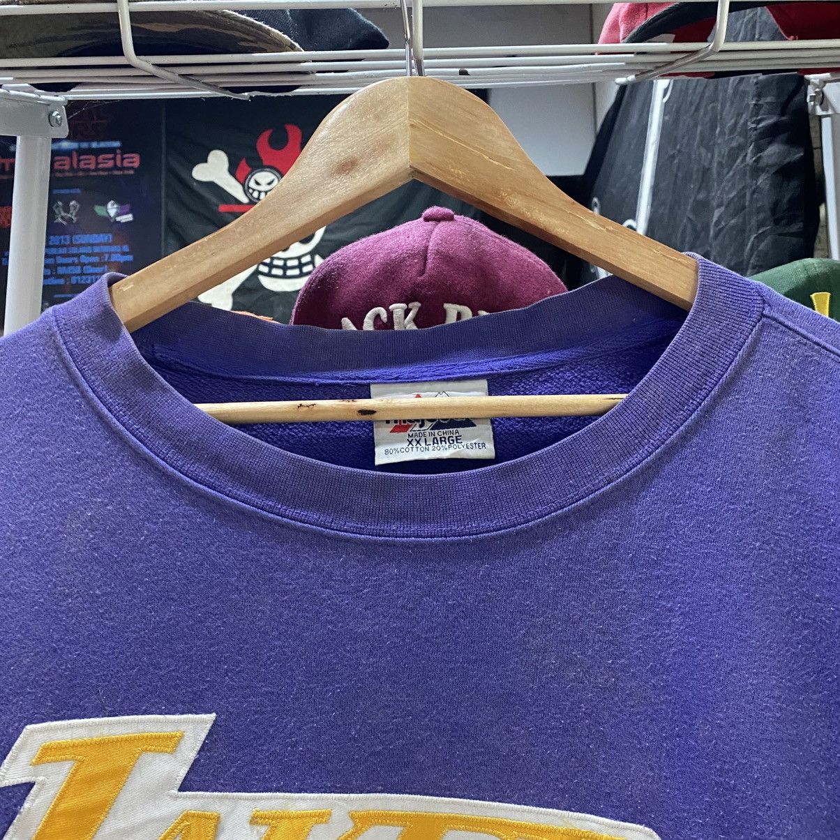 NBA × Vintage Vintage LA Lakers 90s NBA Crewneck Sweatshirt Embroidered Size US XXL / EU 58 / 5 - 7 Thumbnail