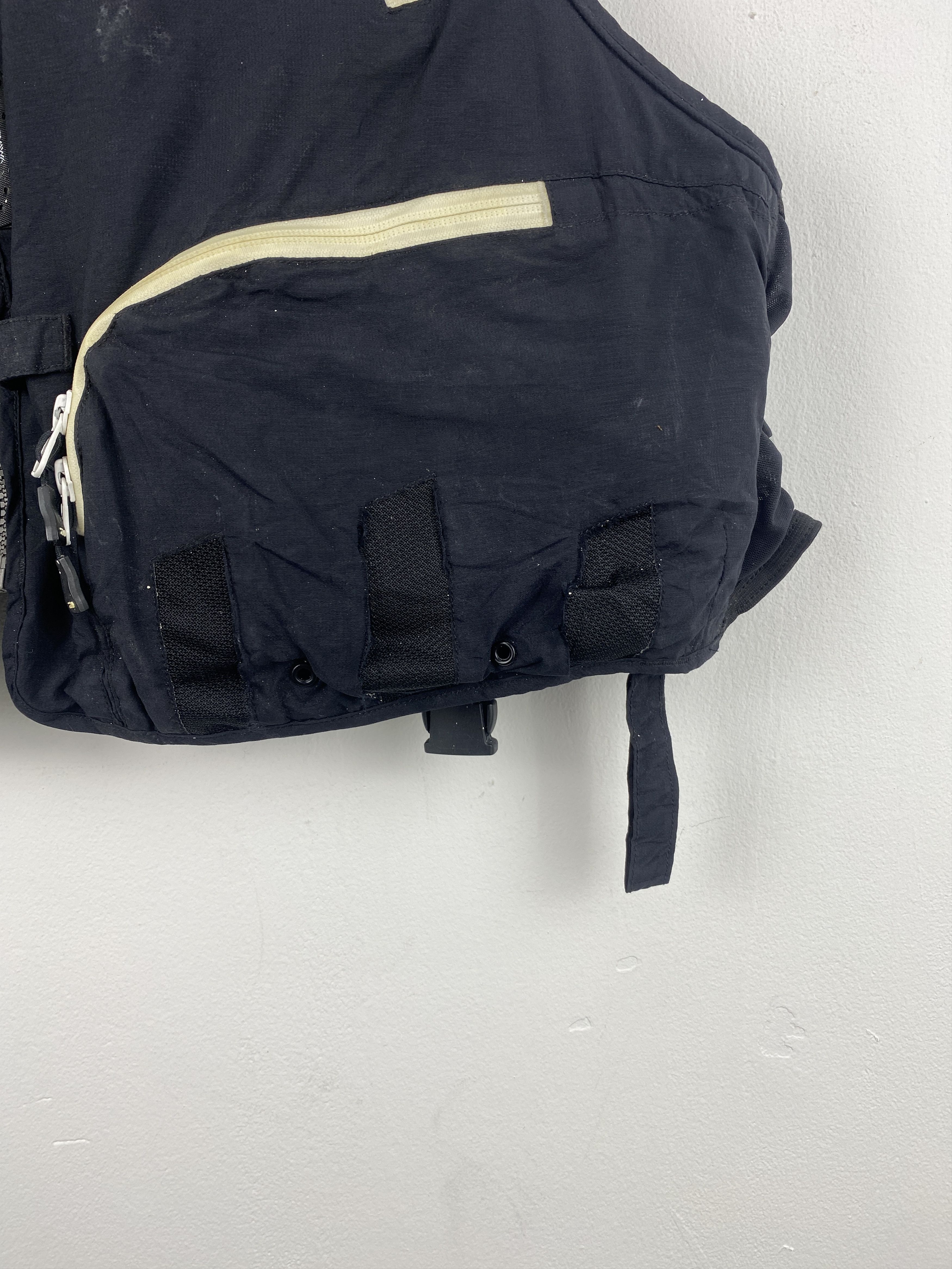DAIWA Vintage Daiwa Multi Pocket Tactical Zipped Up Vest J2025 Size US XS / EU 42 / 0 - 10 Thumbnail