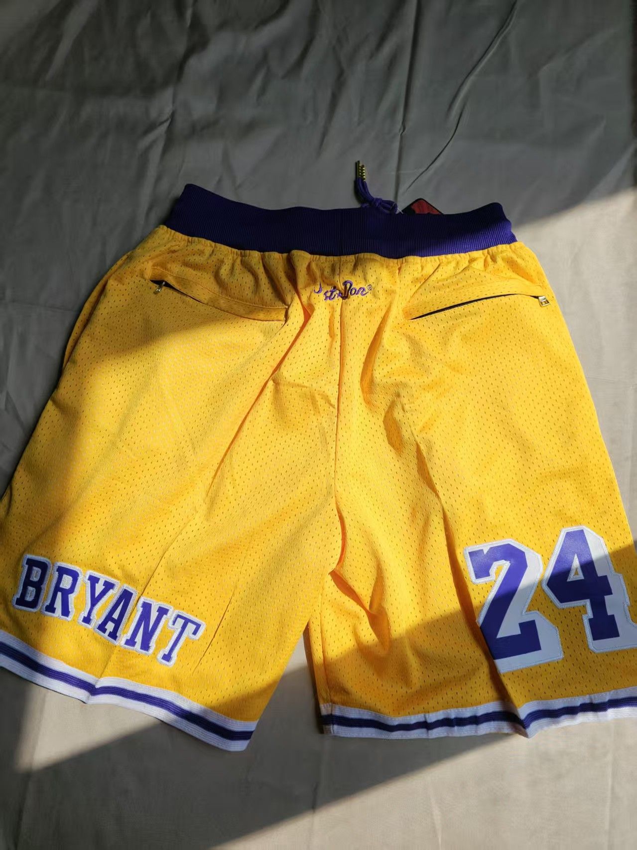 NBA Laker Short Pocket 24 Kobe Bryant Short XXL Size US 38 / EU 54 - 2 Thumbnail