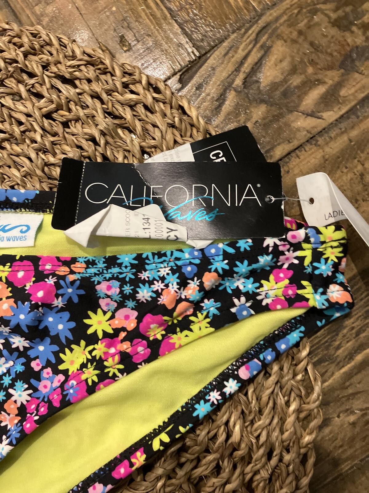 Other NWT California Waves Floral Bikini Bottoms Size Large Size ONE SIZE - 4 Thumbnail