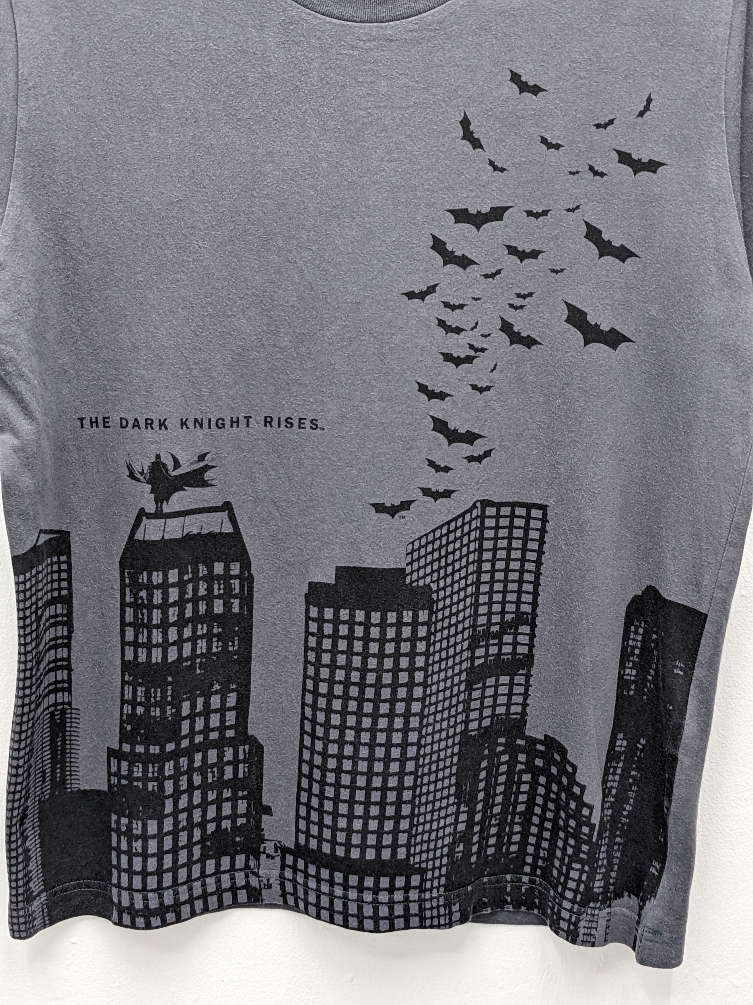 DC Comics THE DARK KNIGHT RISES MOVIE X JAPANESE BRAND TSHIRT Size US M / EU 48-50 / 2 - 3 Thumbnail