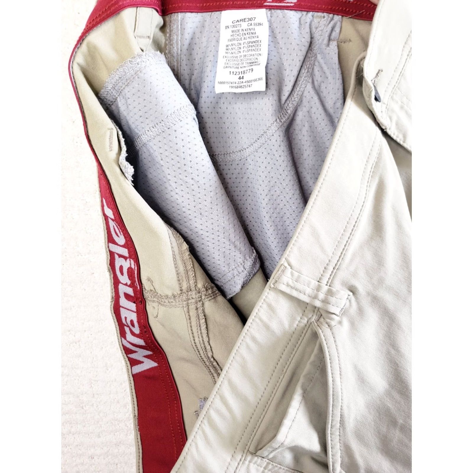 Wrangler Wrangler Cargo Shorts Men 44x10 Regular Nylon Blend Gray UPF 30 Zip Pocket NM NWOT Size US 44 / EU 60 - 4 Thumbnail