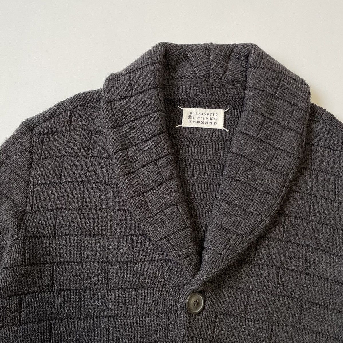 Maison Margiela A/W 08 ‘Shawl Collar’ Grey Wool Cardigan Size US XL / EU 56 / 4 - 5 Thumbnail