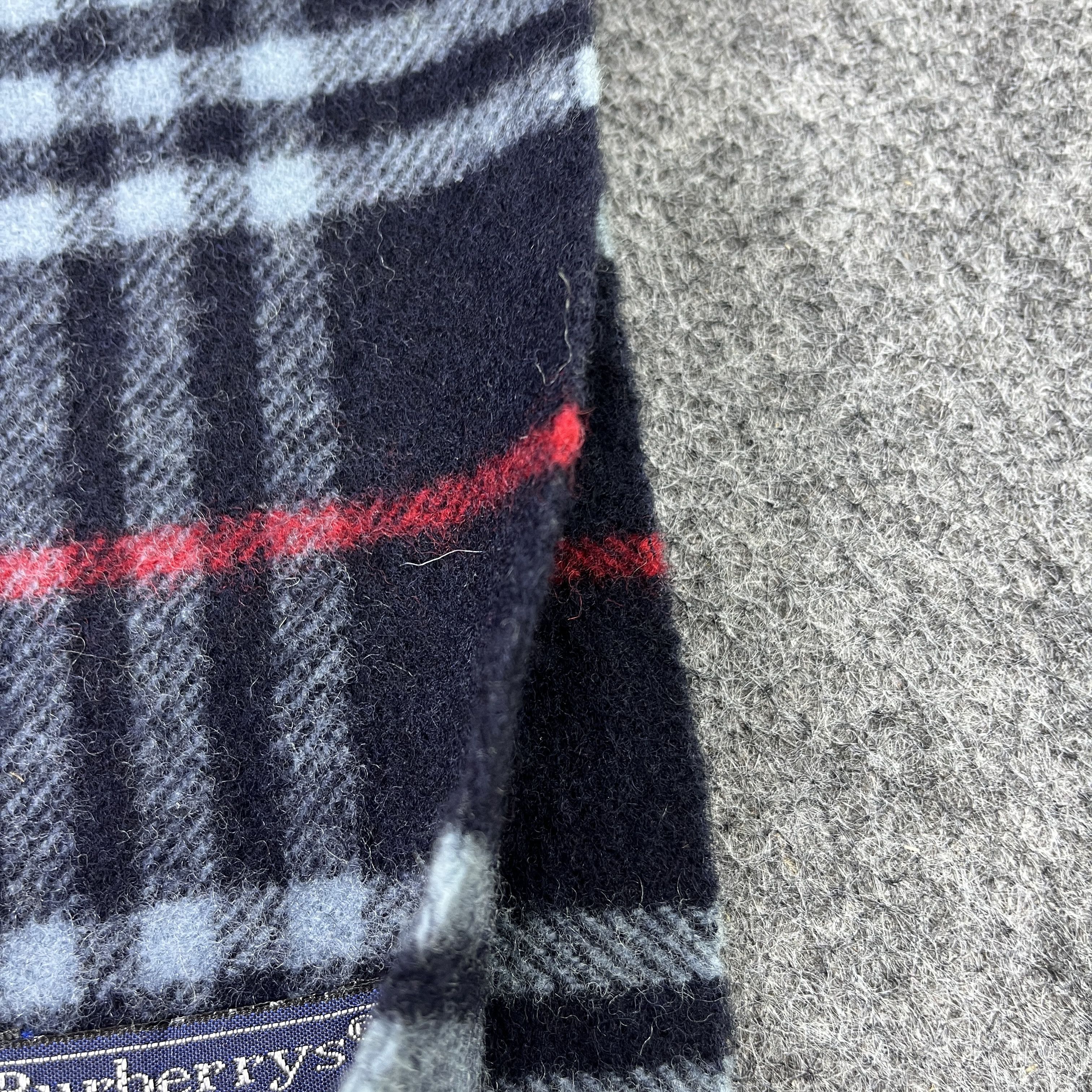 Burberry Burberry Scarf / Muffler / Neckwear K007 Size ONE SIZE - 8 Thumbnail