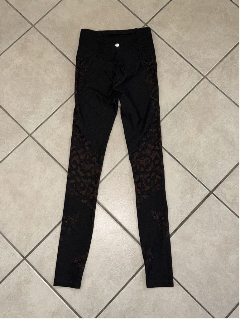 Lululemon LULULEMON MAPPED OUT HR TIGHT 28” CAMO BLACK/BRICK SIZE 4 Size 27" / US 4 / IT 40 - 7 Thumbnail