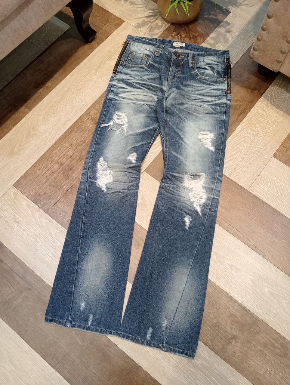 Japanese Brand DAISY BLUE DISTRESSED FLARED DENIM PANTS Size US 32 / EU 48 - 2 Thumbnail