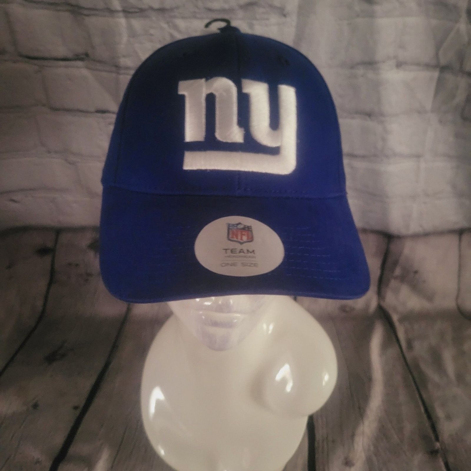 NFL NEW YORK GIANTS BLUE ADJUSTABLE HAT NFL TEAM APPAREL NWT Size ONE SIZE - 1 Thumbnail