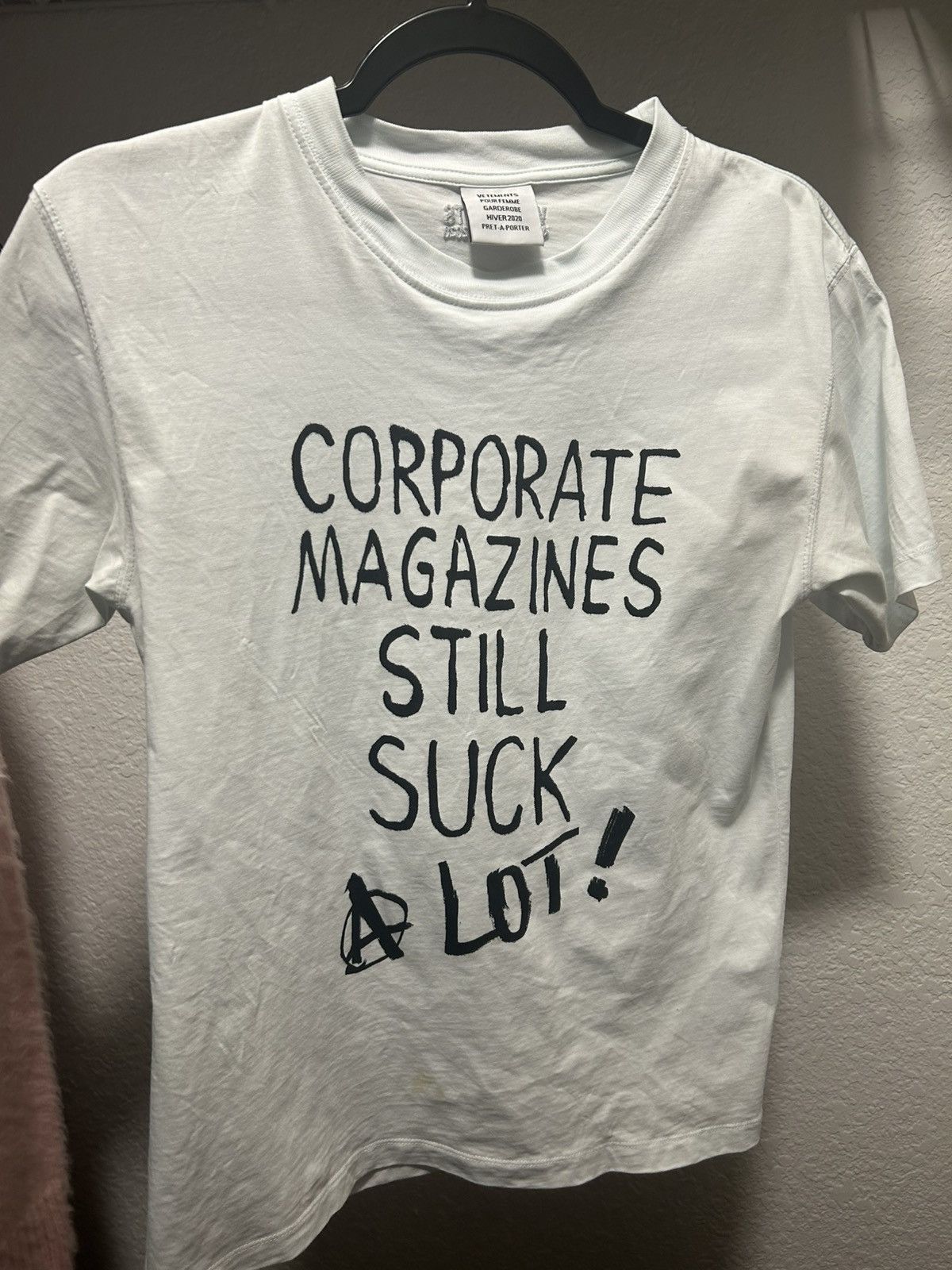 Vetements Vetements FW19 Corporate Magazines Suck Kurt Cobain Shirt Size US XS / EU 42 / 0 - 1 Thumbnail